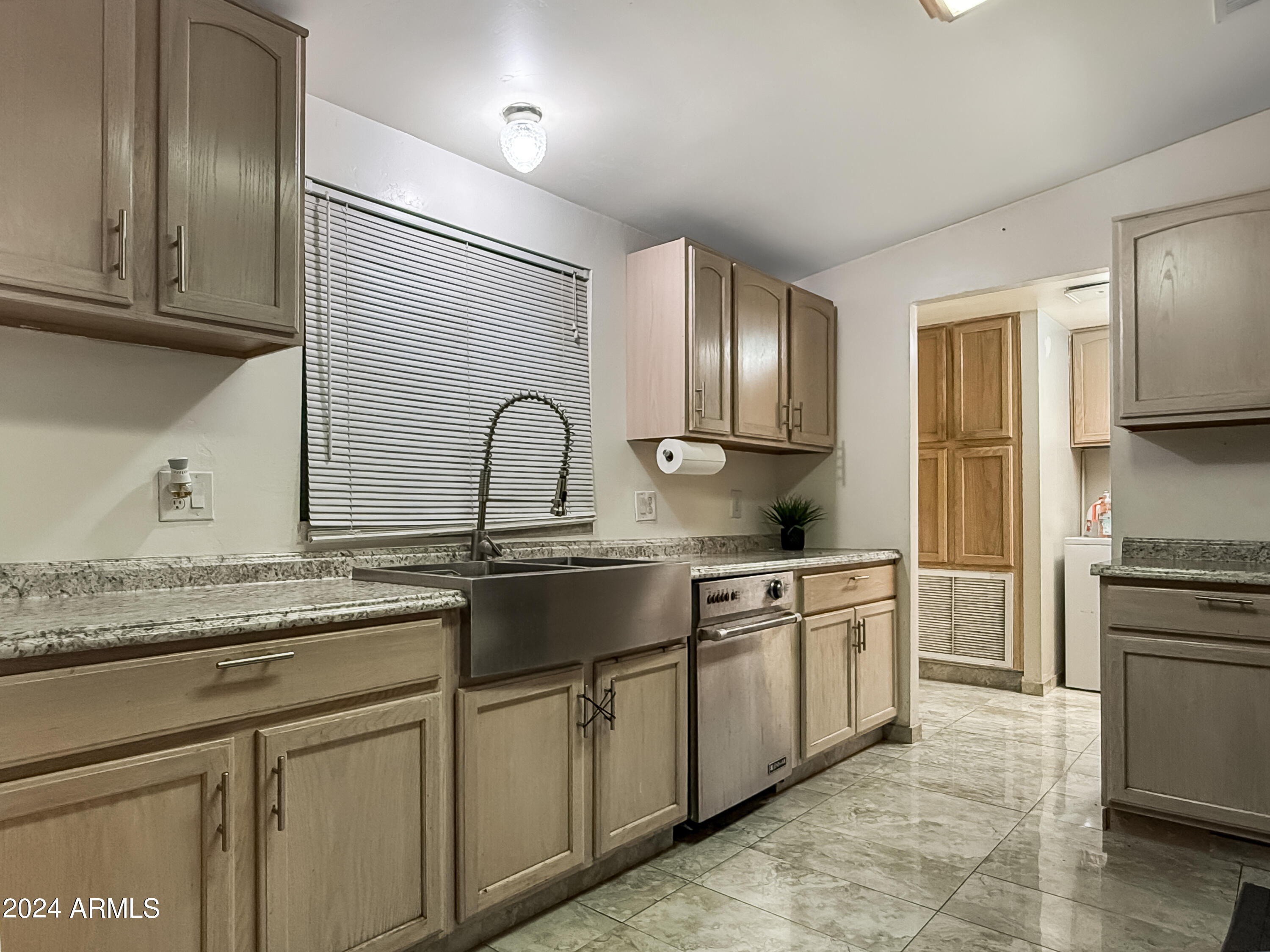 8601 N 103RD Avenue, 68