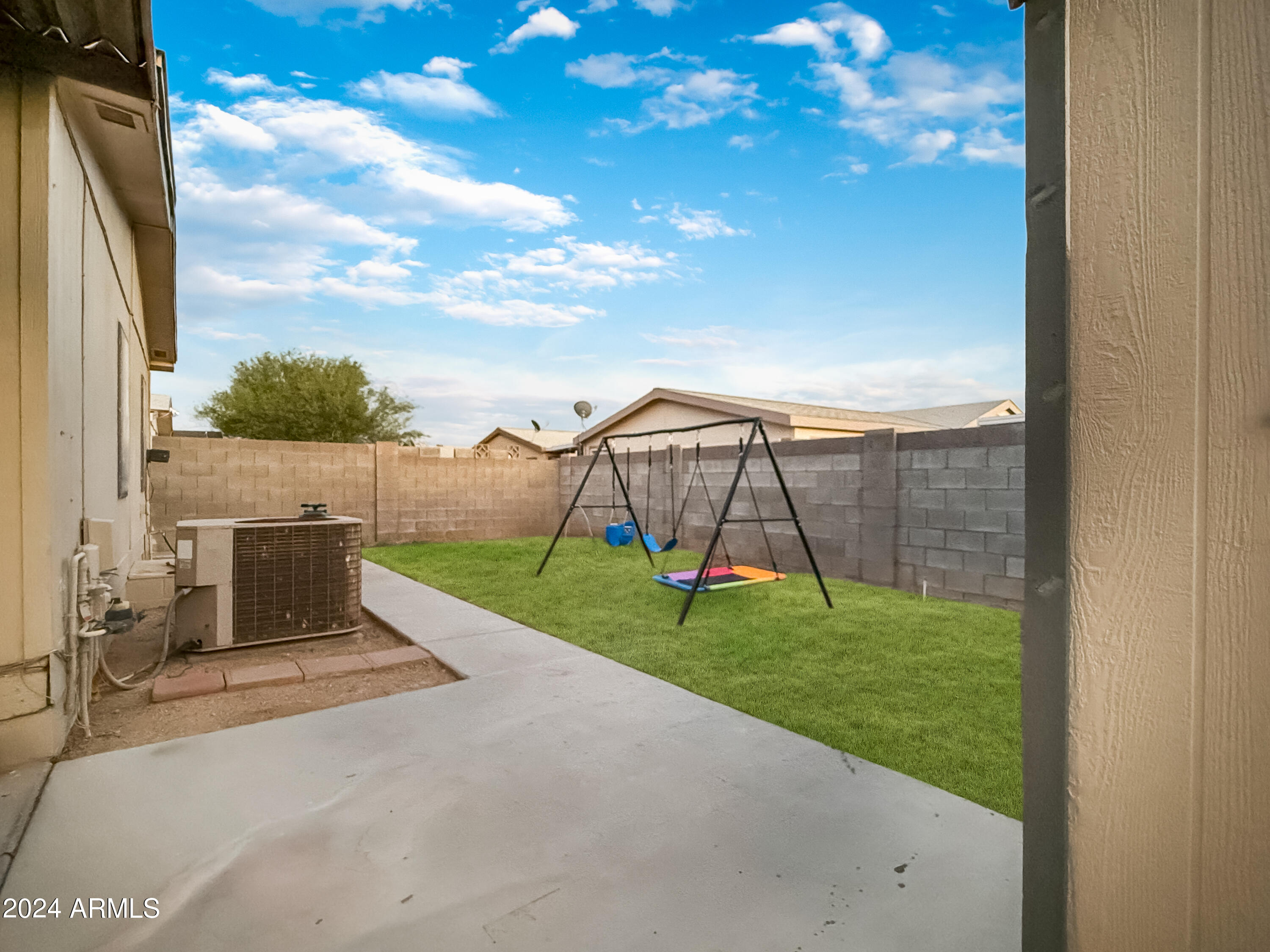 8601 N 103RD Avenue, 68