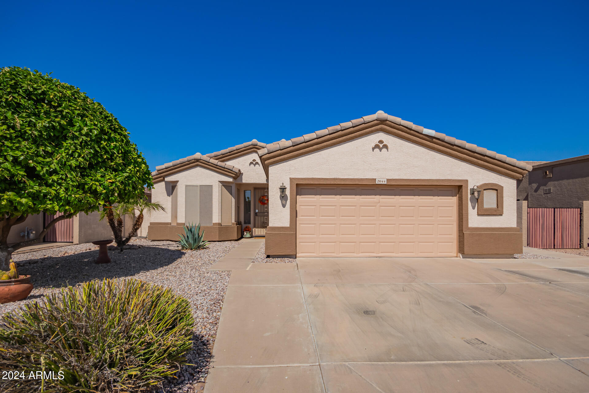 2044 E INDIAN WELLS Drive