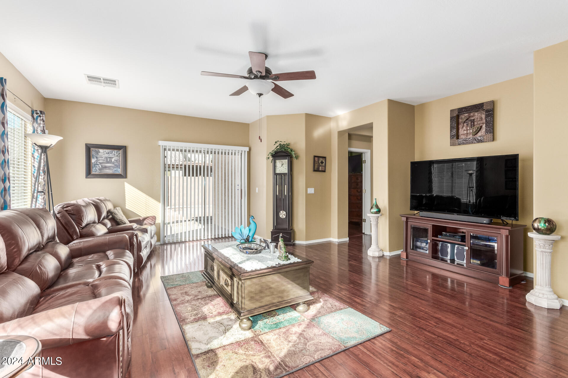 2408 W TAMARISK Avenue