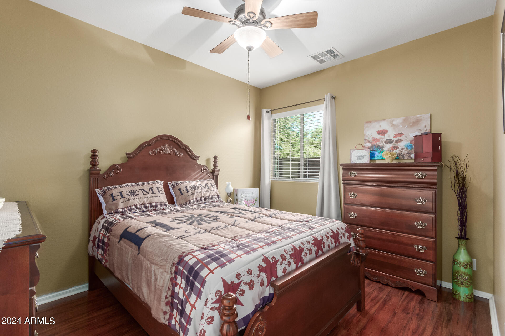 2408 W TAMARISK Avenue