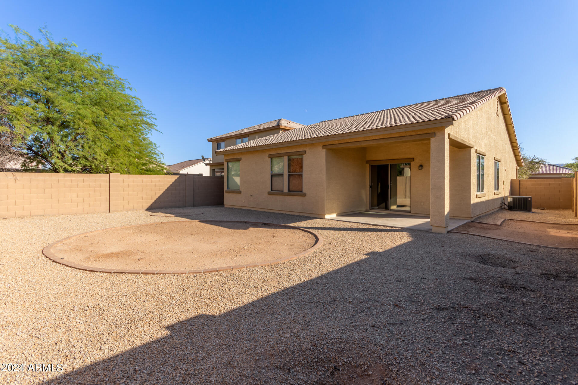 2408 W TAMARISK Avenue