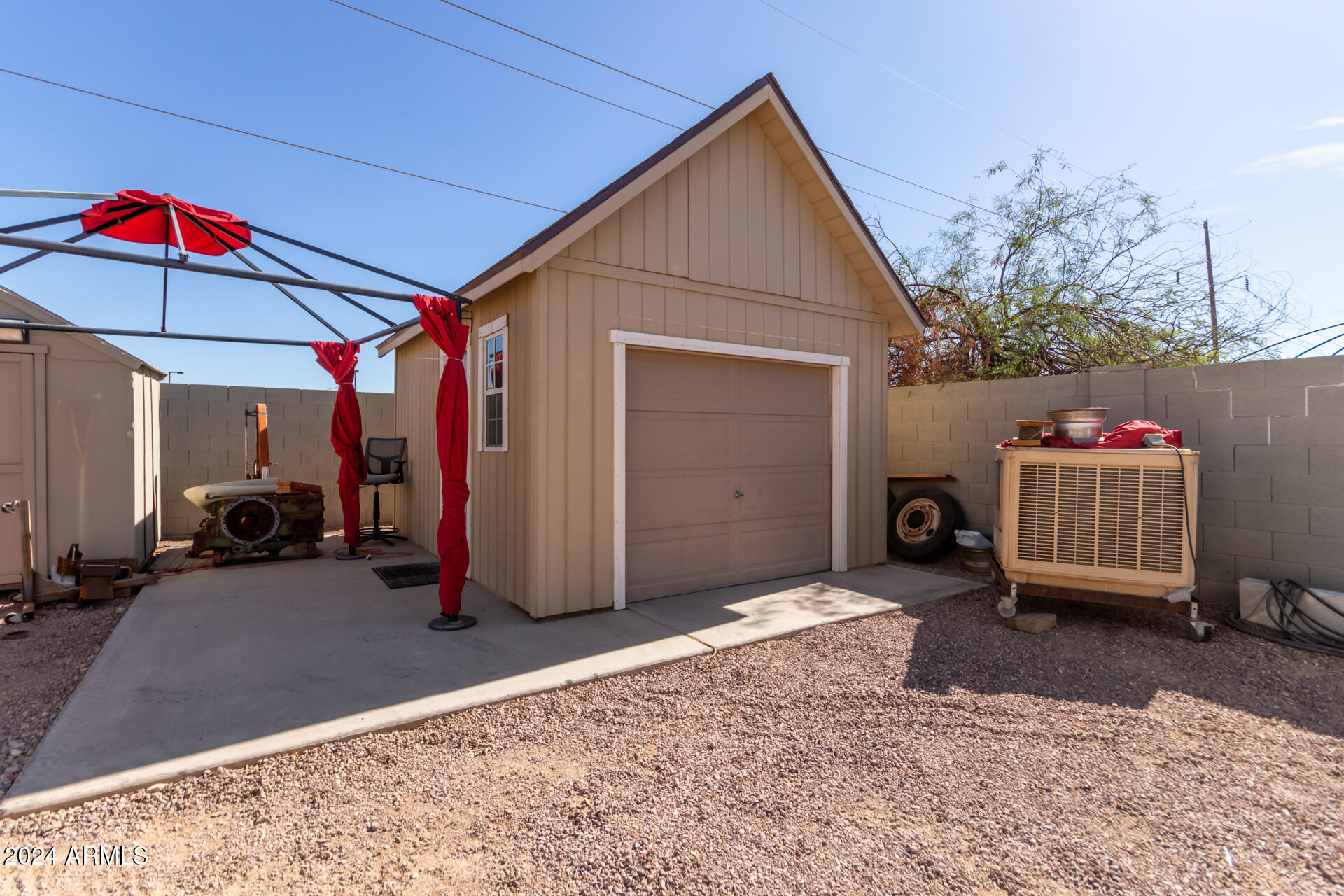 6827 S SUNRISE Way