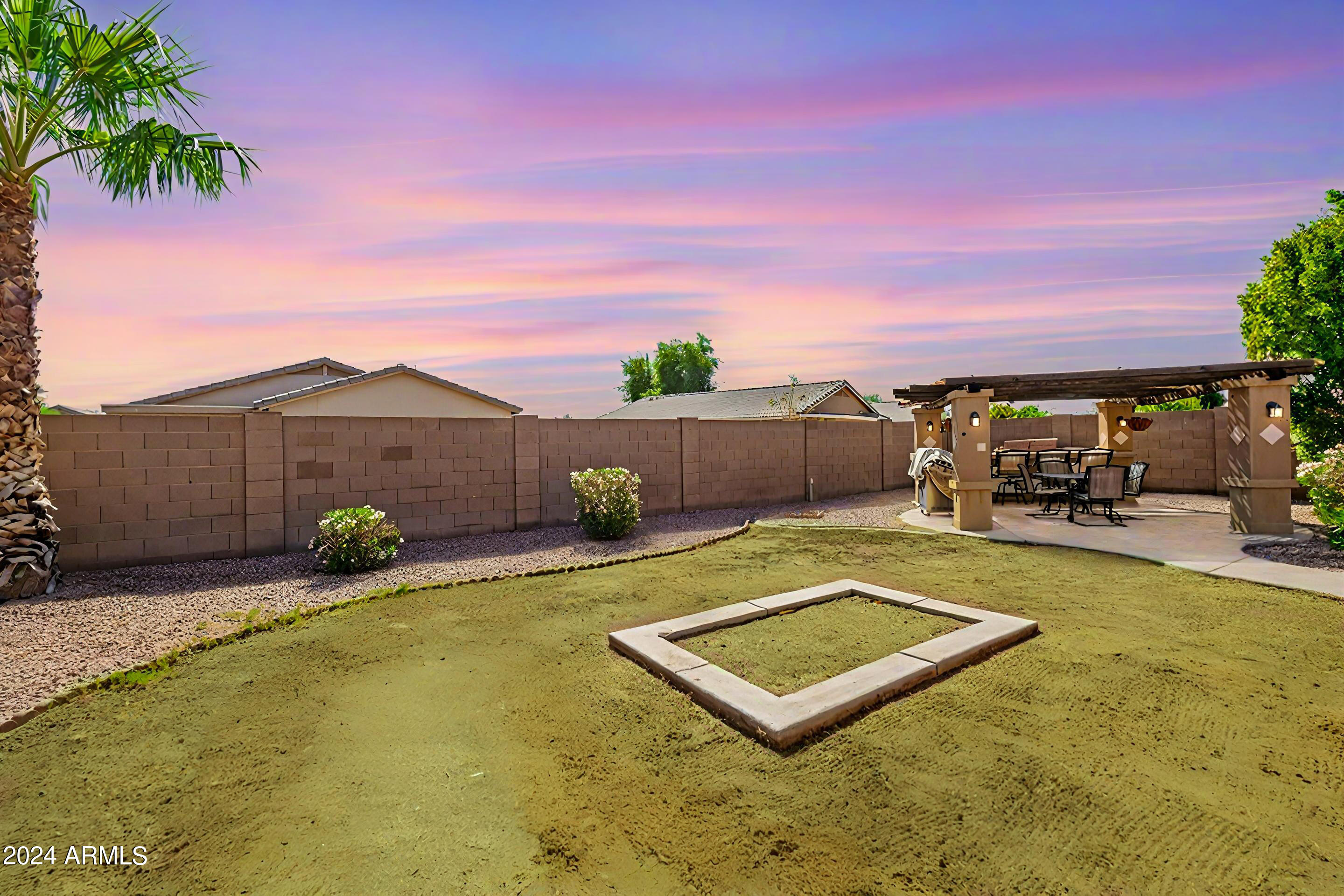 7681 W DENTON Lane