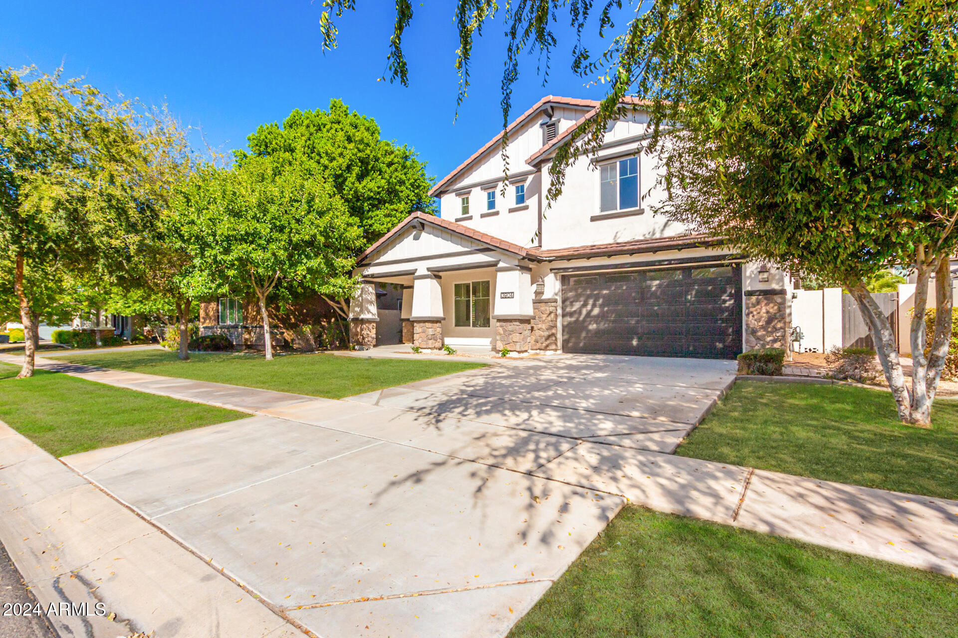 3904 E MESQUITE Street