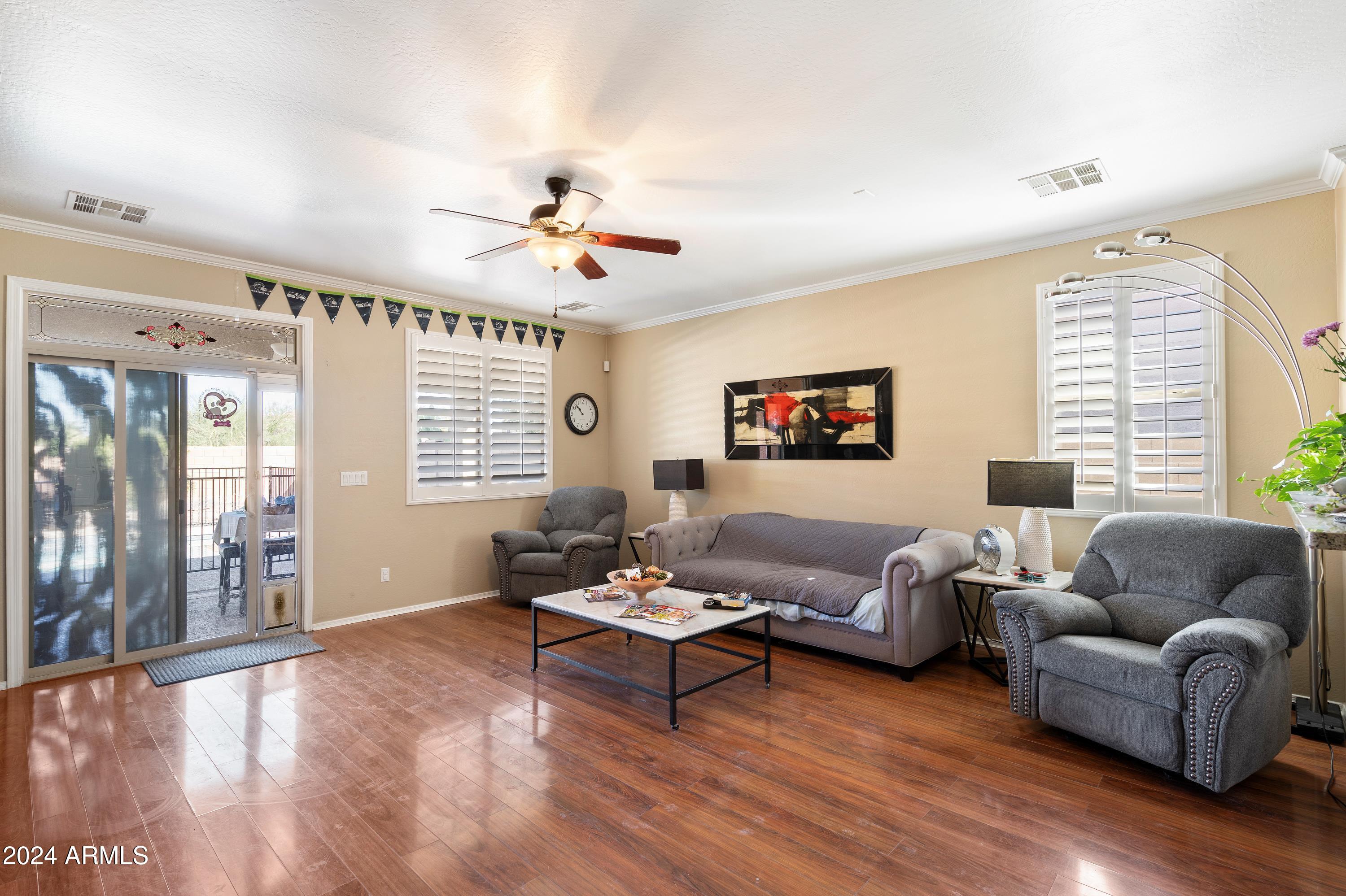860 E CIERRA Circle
