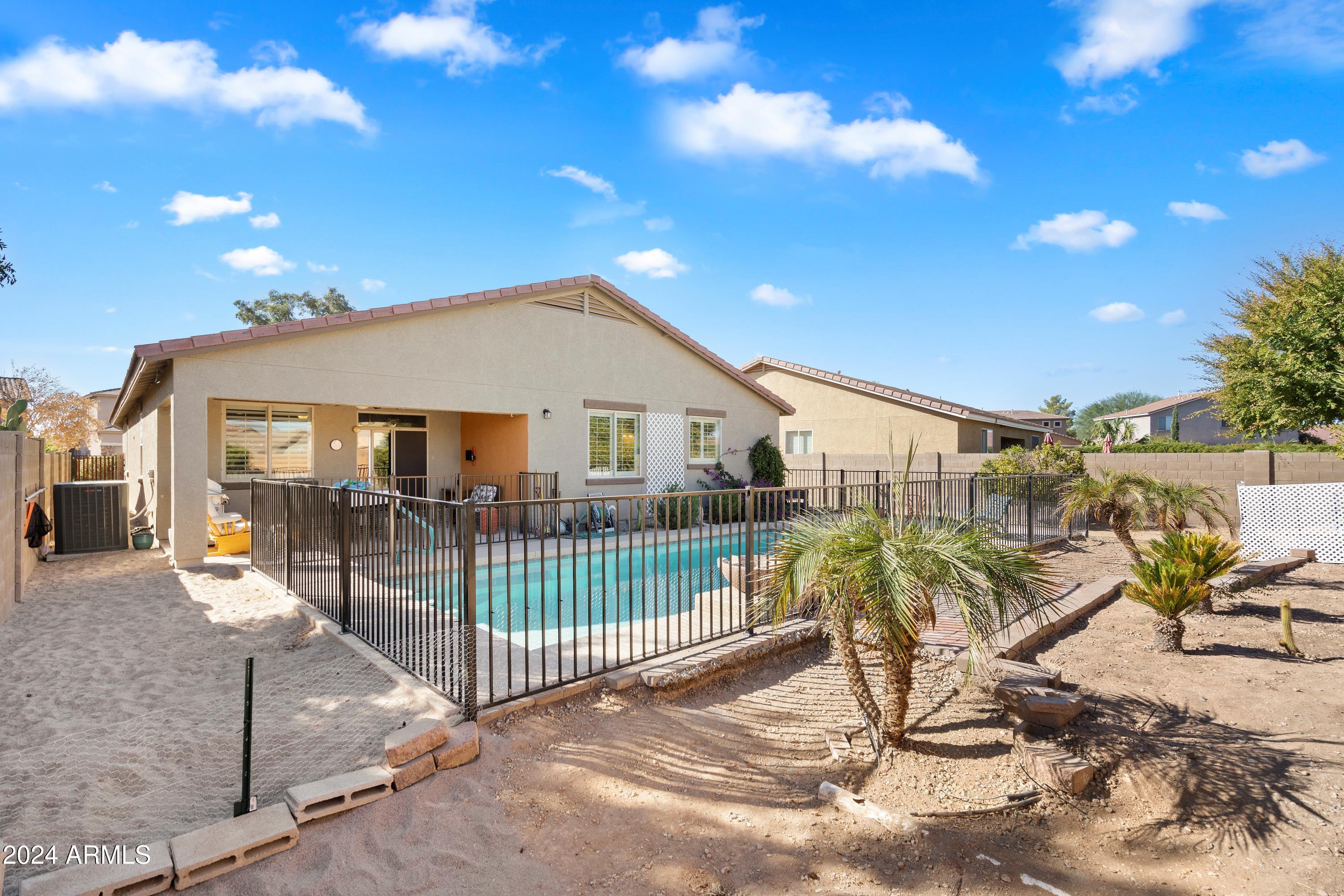 860 E CIERRA Circle