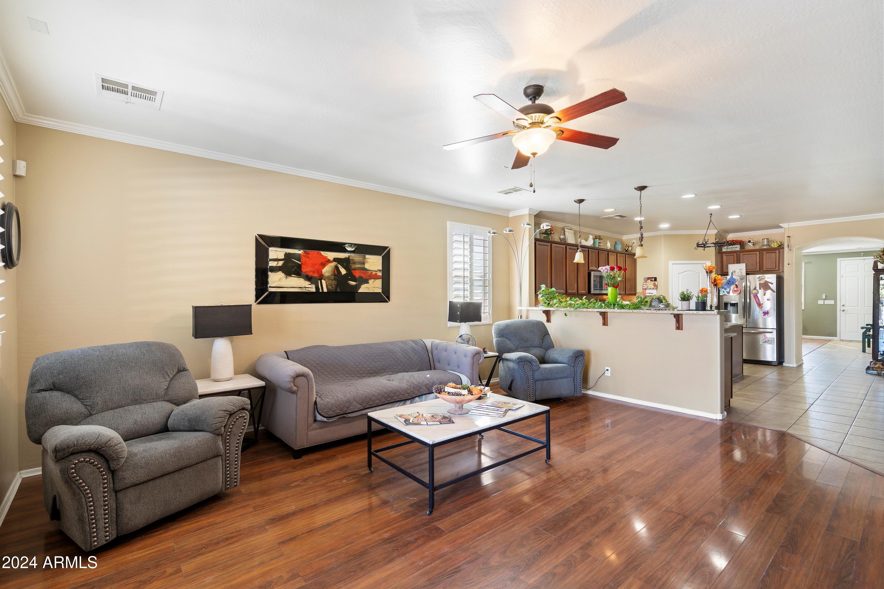 860 E CIERRA Circle
