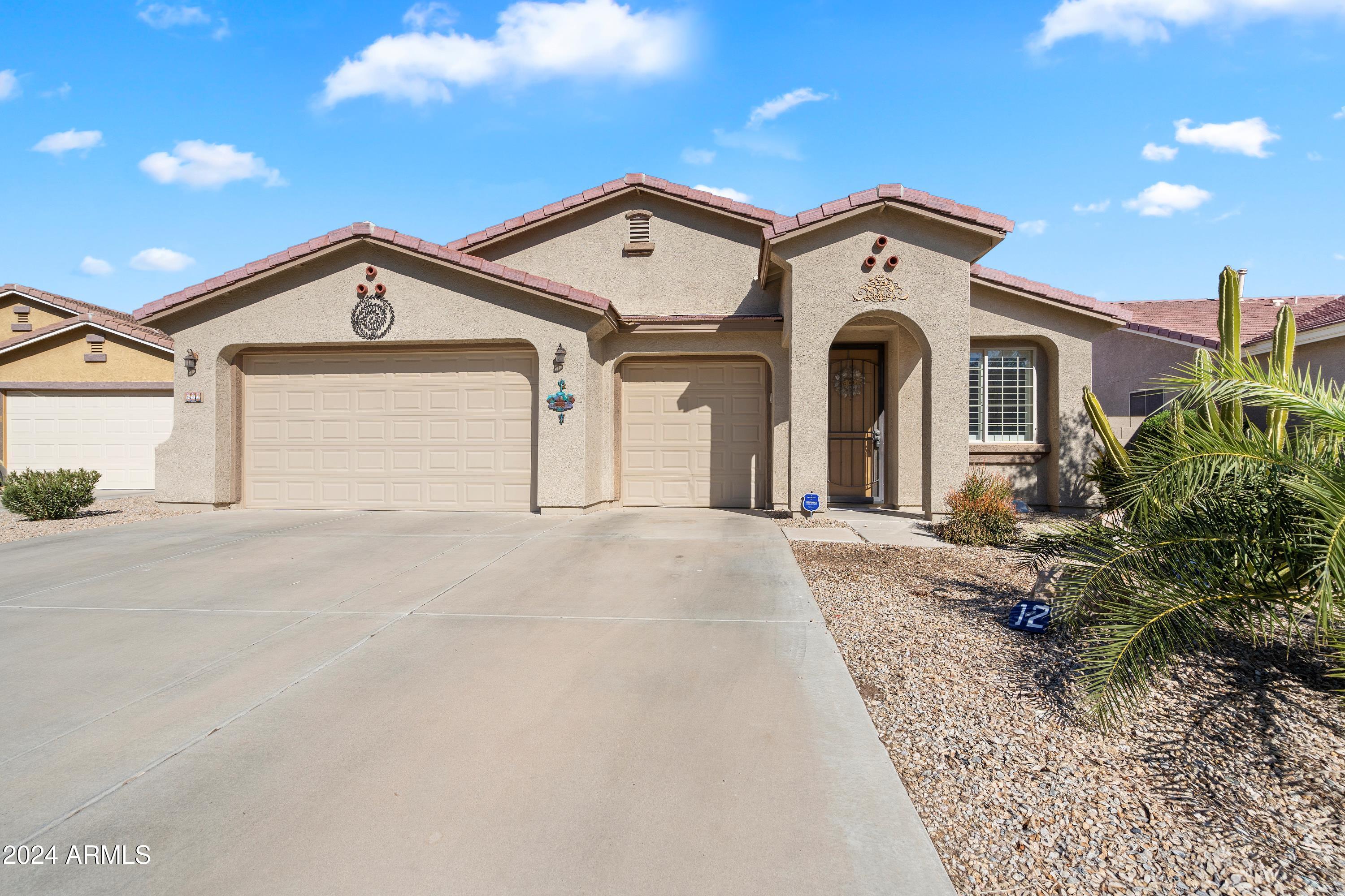 860 E CIERRA Circle