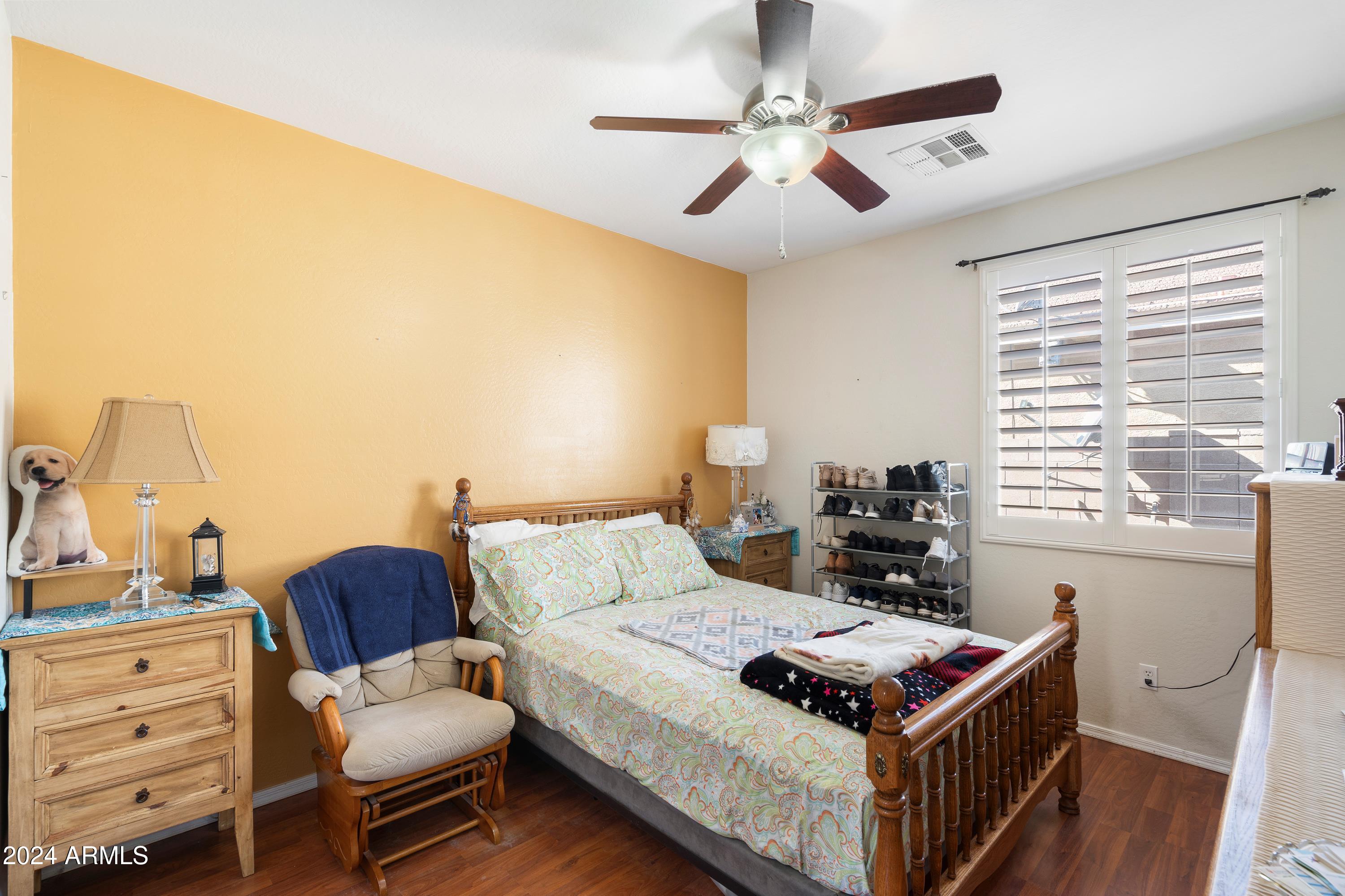 860 E CIERRA Circle