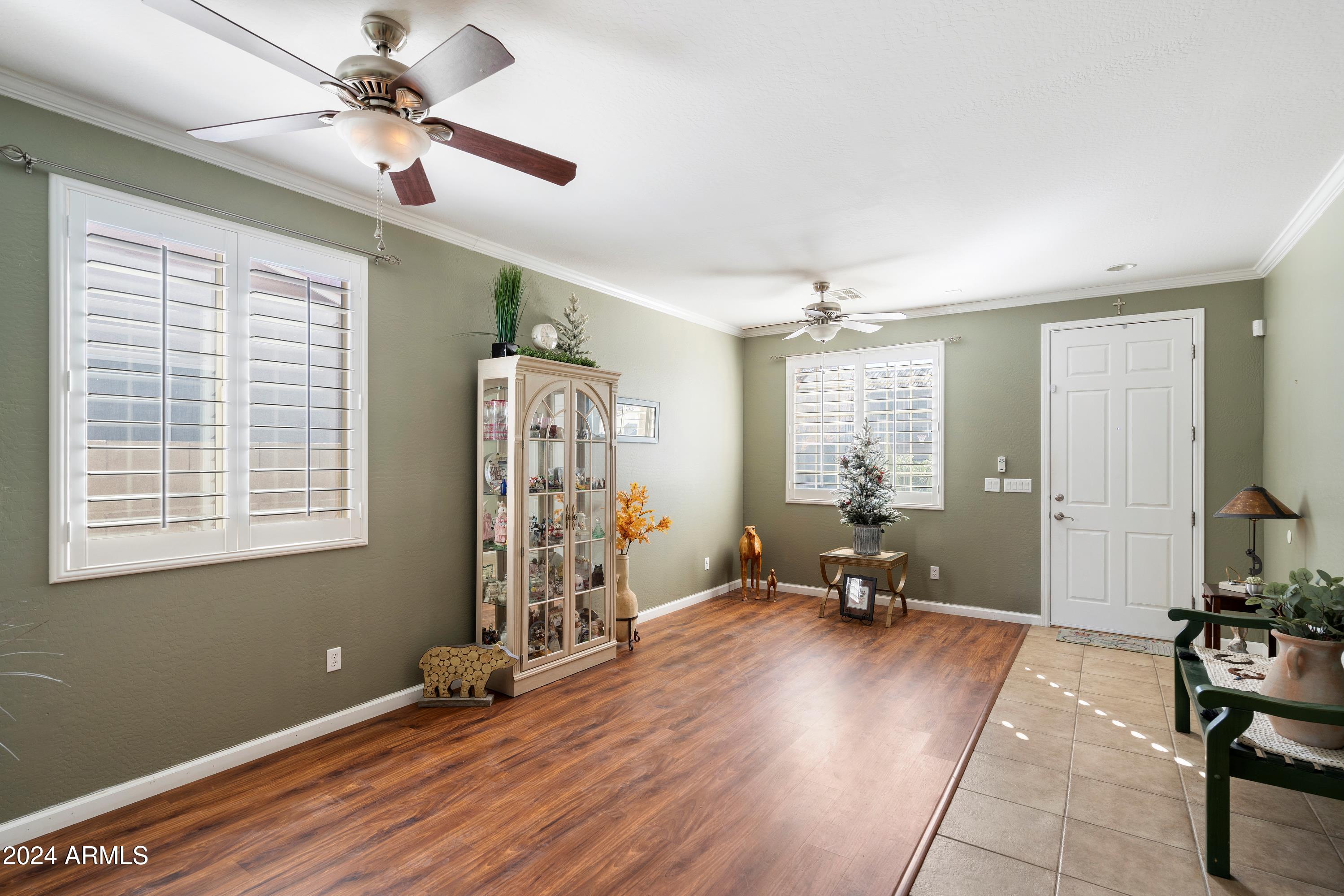 860 E CIERRA Circle