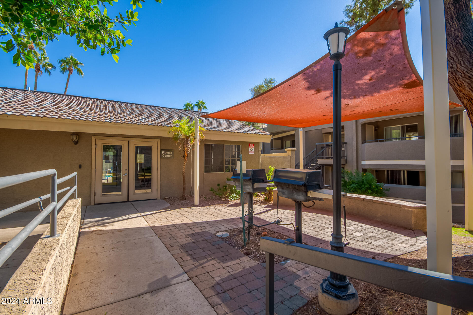 1720 E THUNDERBIRD Road, 1081