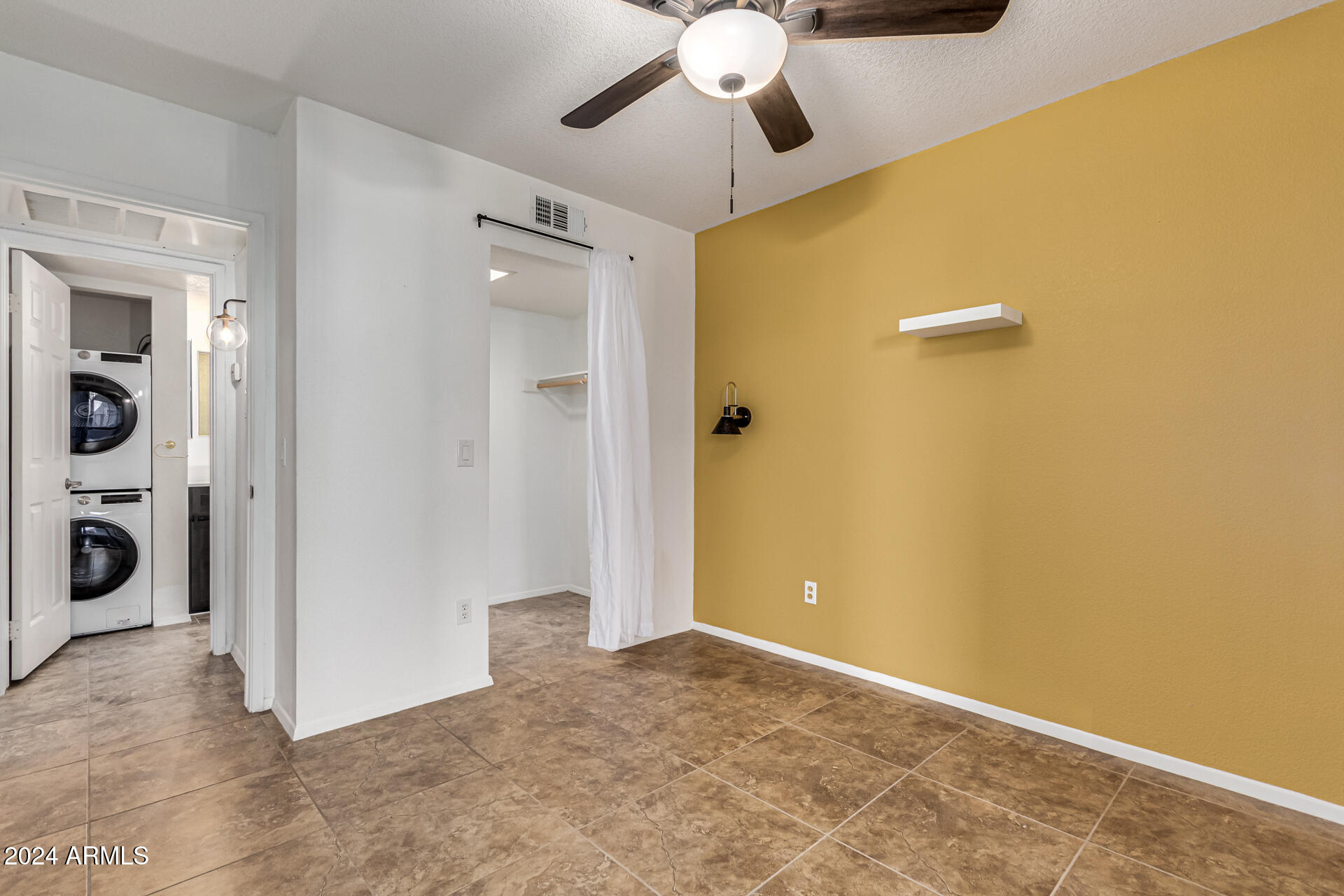 1720 E THUNDERBIRD Road, 1081