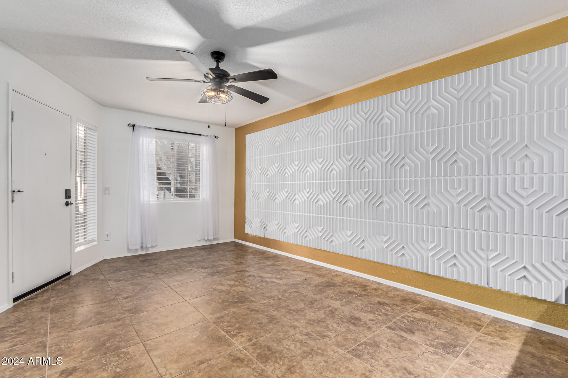 1720 E THUNDERBIRD Road, 1081