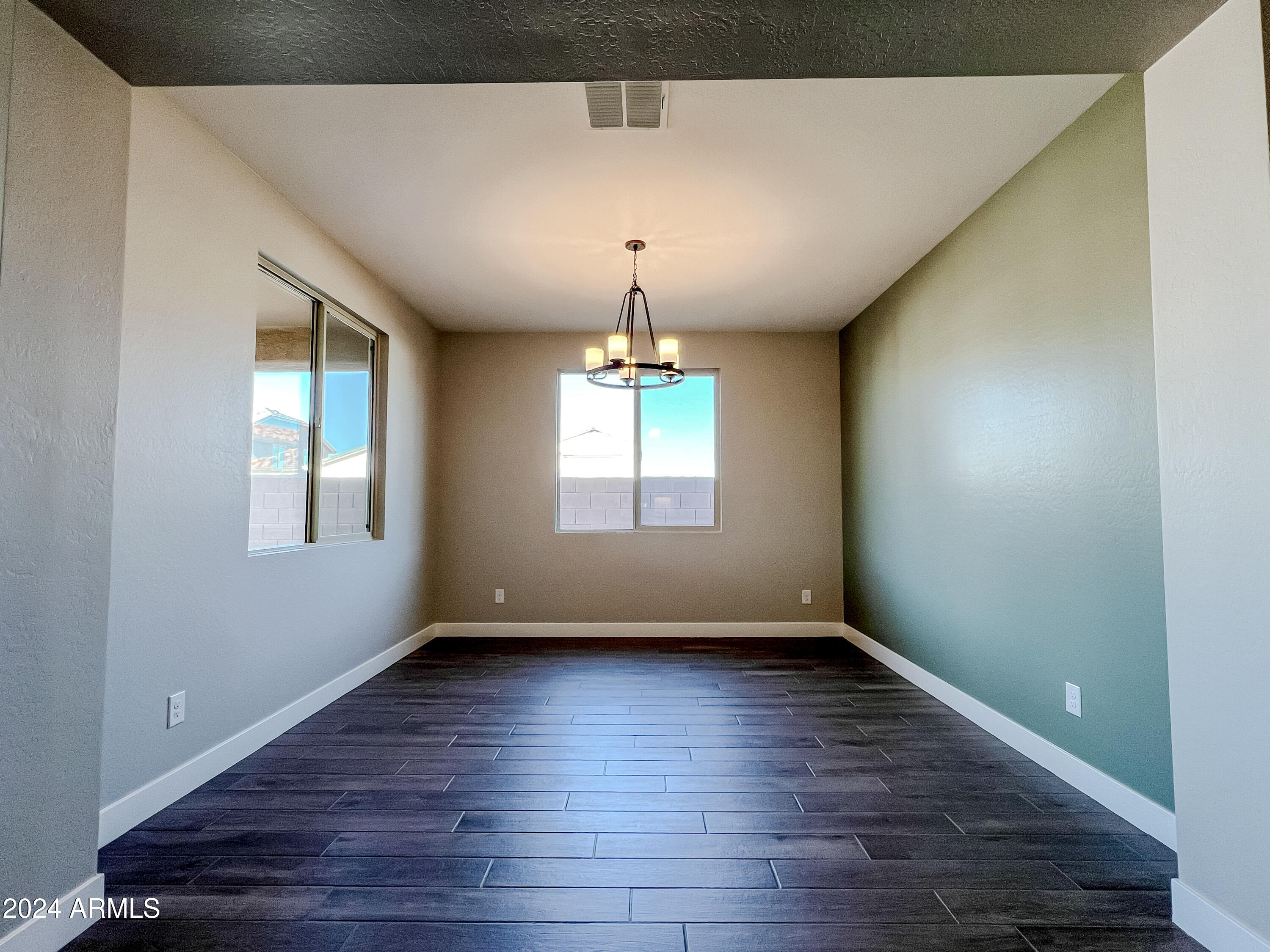 11106 S 52ND Lane
