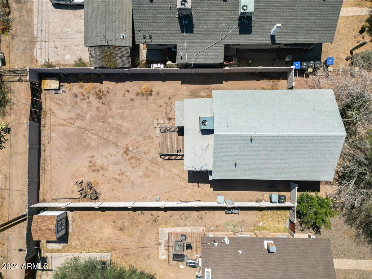 1215 W WOODLAND Avenue