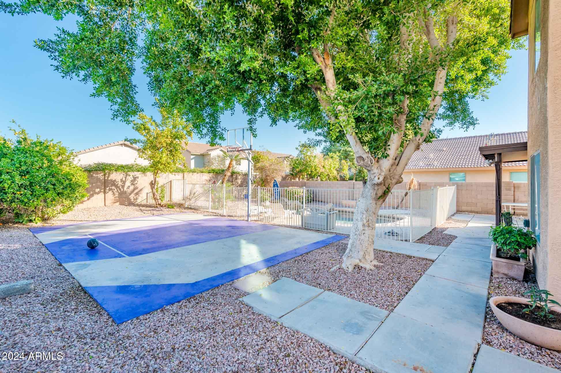 9016 W TONY Court