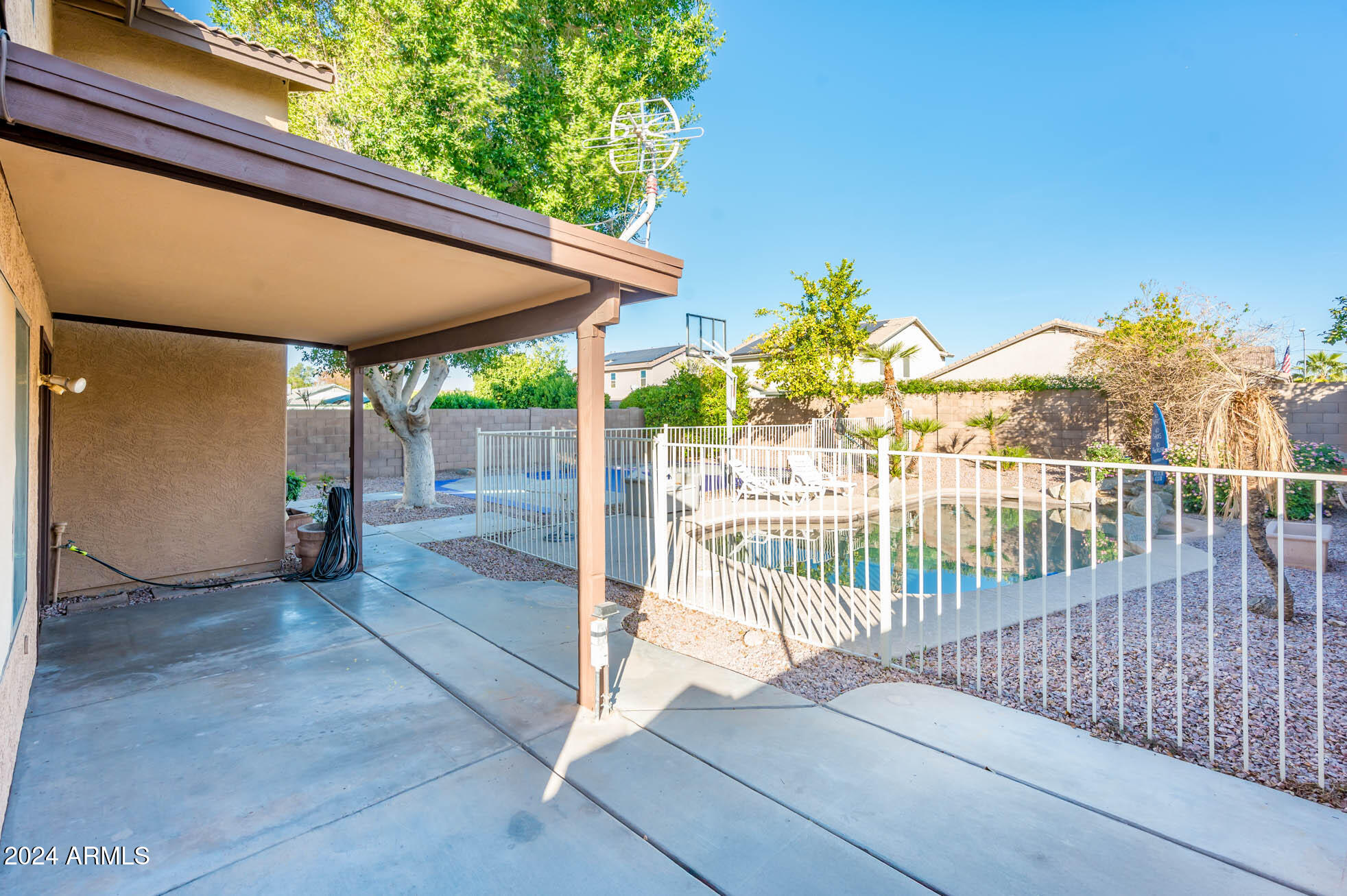 9016 W TONY Court