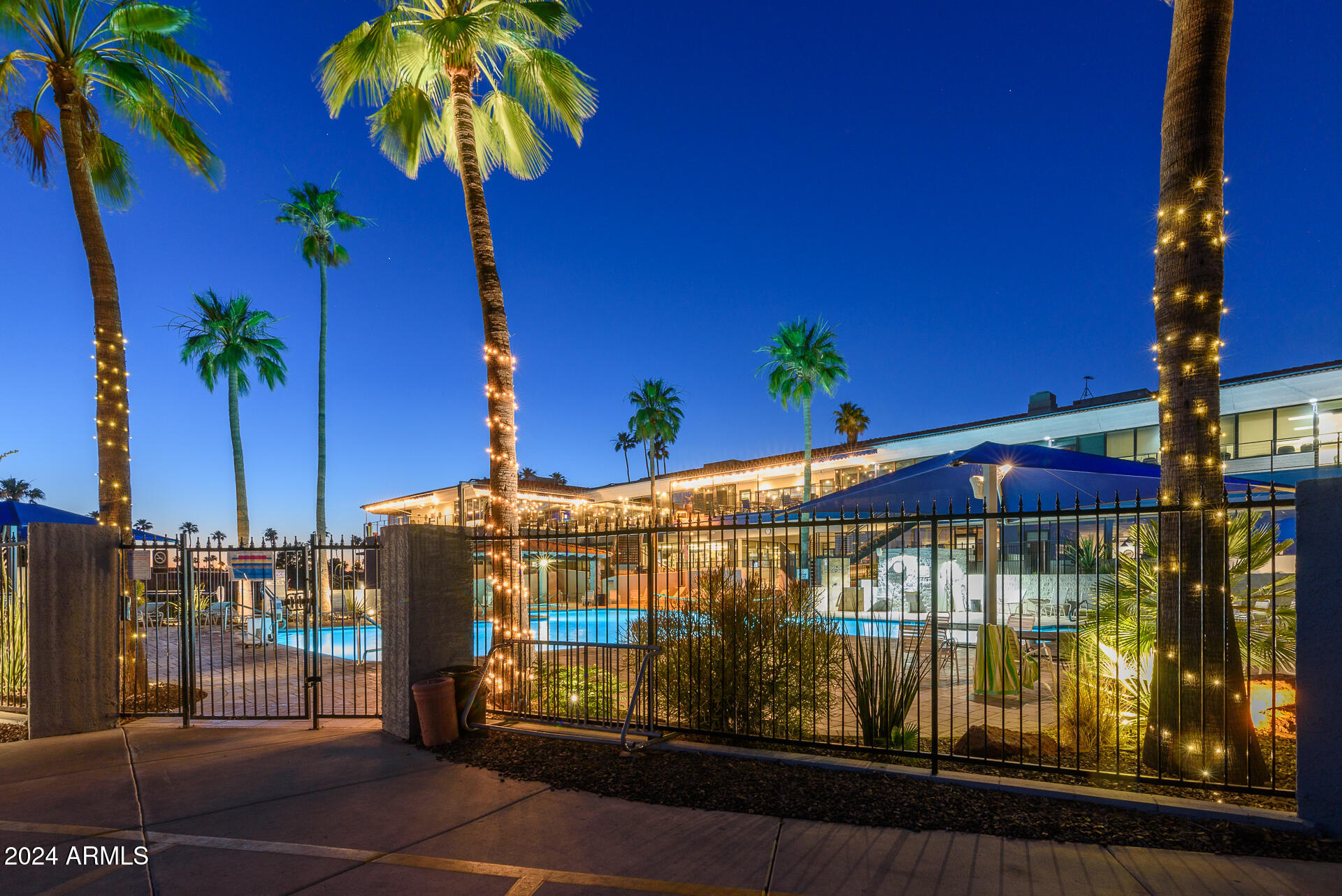 6106 S CYPRESS POINT Drive