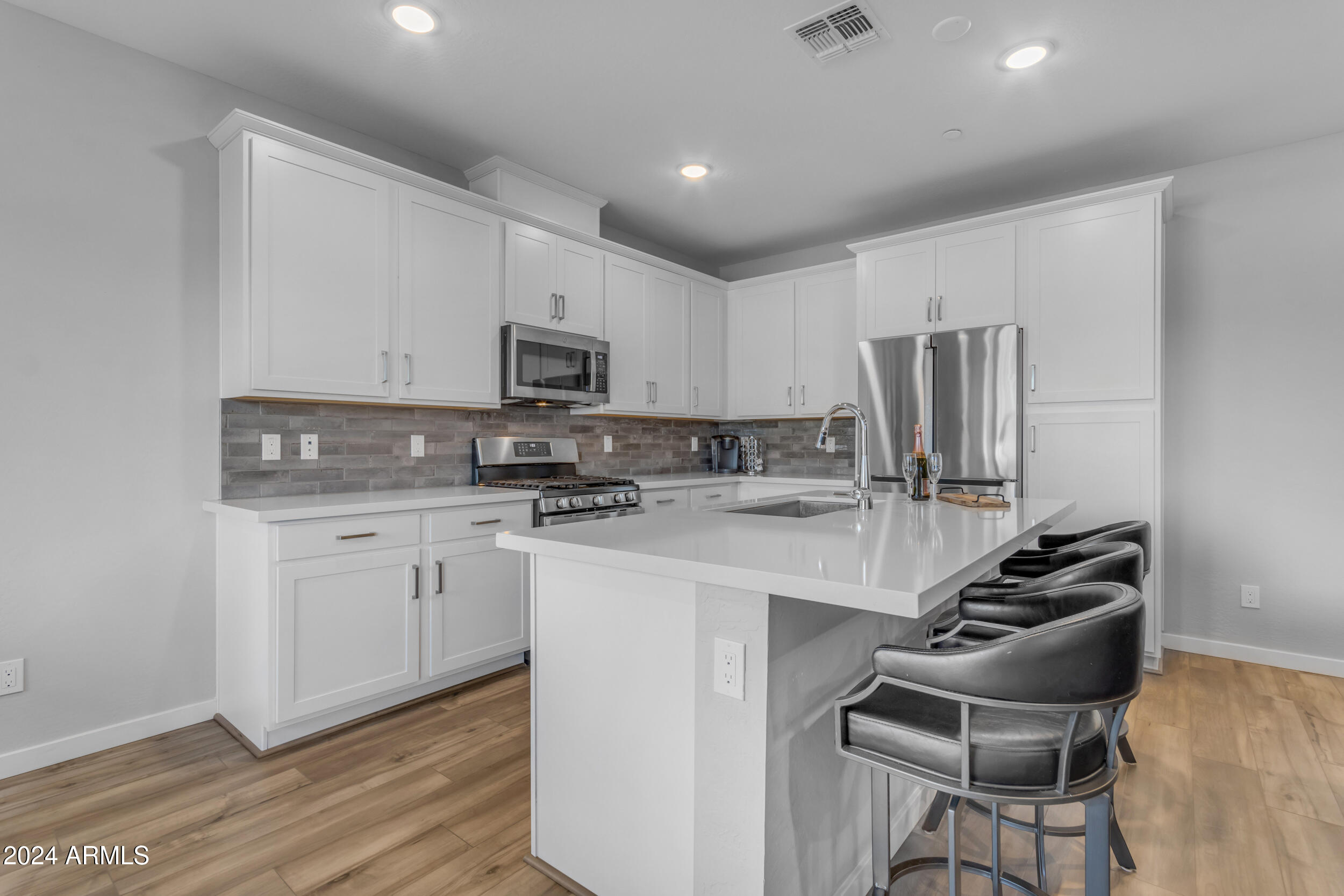 730 E ZESTA Lane # 102