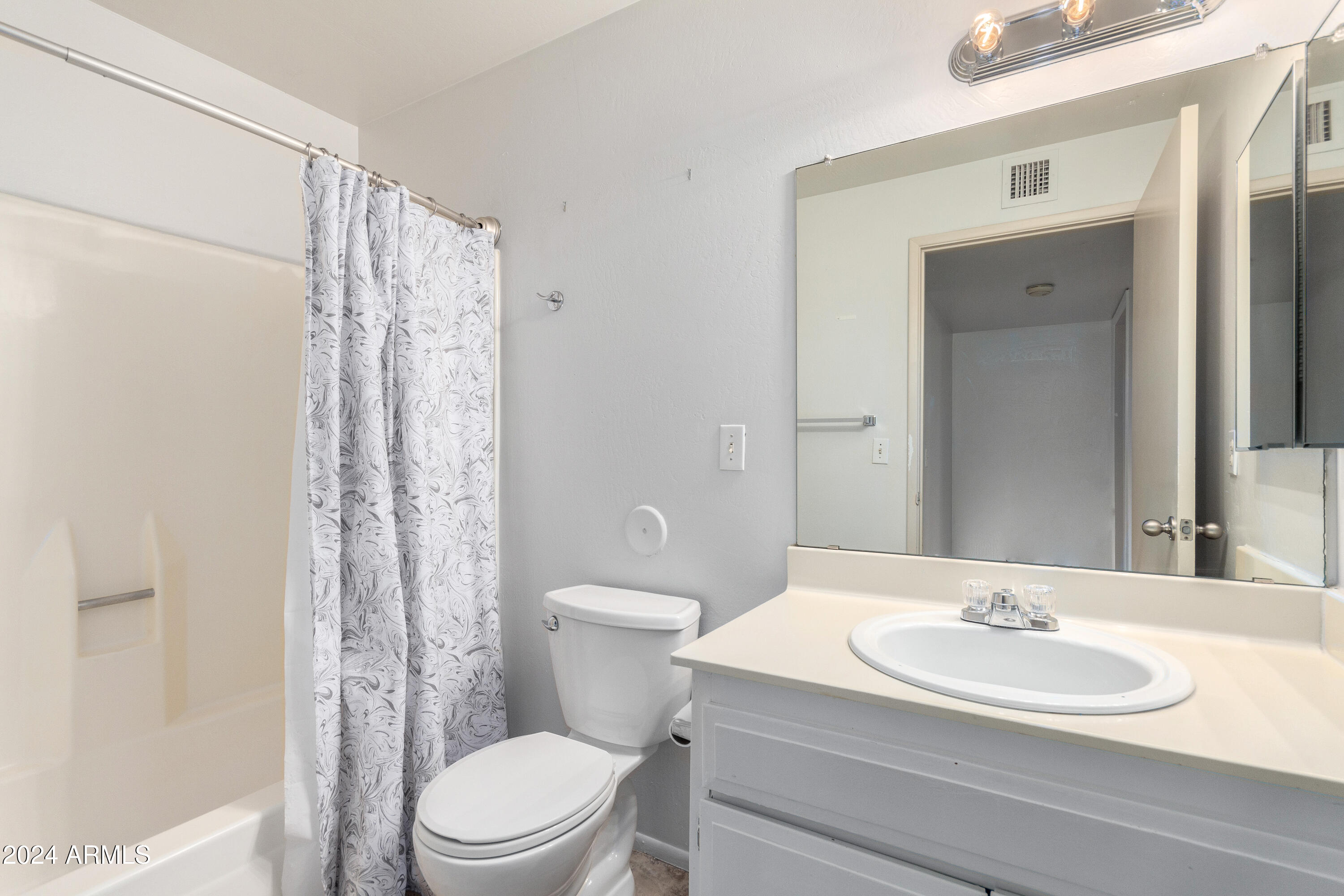 1207 E NORTHSHORE Drive # 136