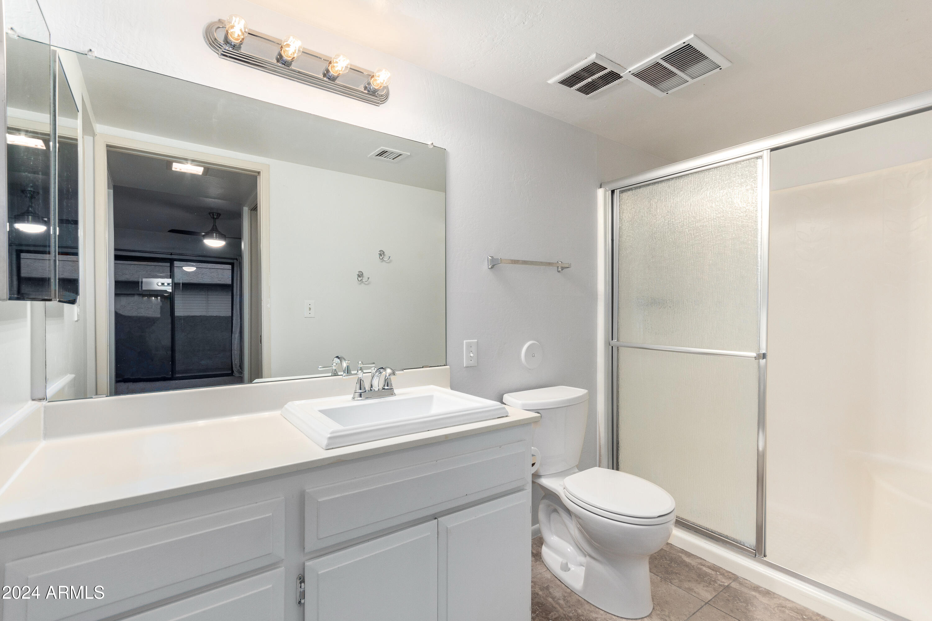 1207 E NORTHSHORE Drive # 136