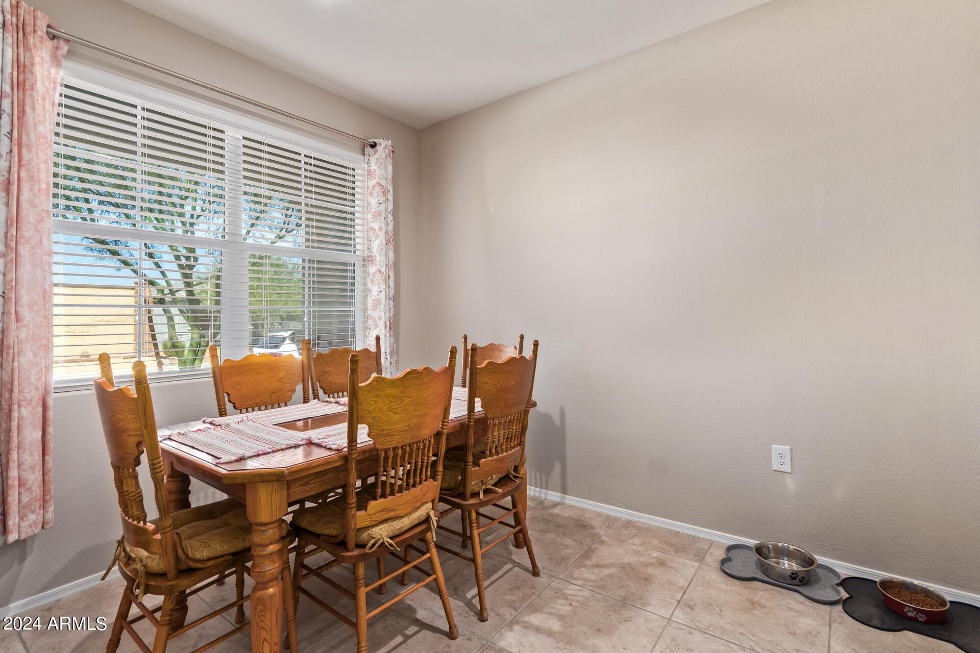 19013 W WOODLANDS Avenue