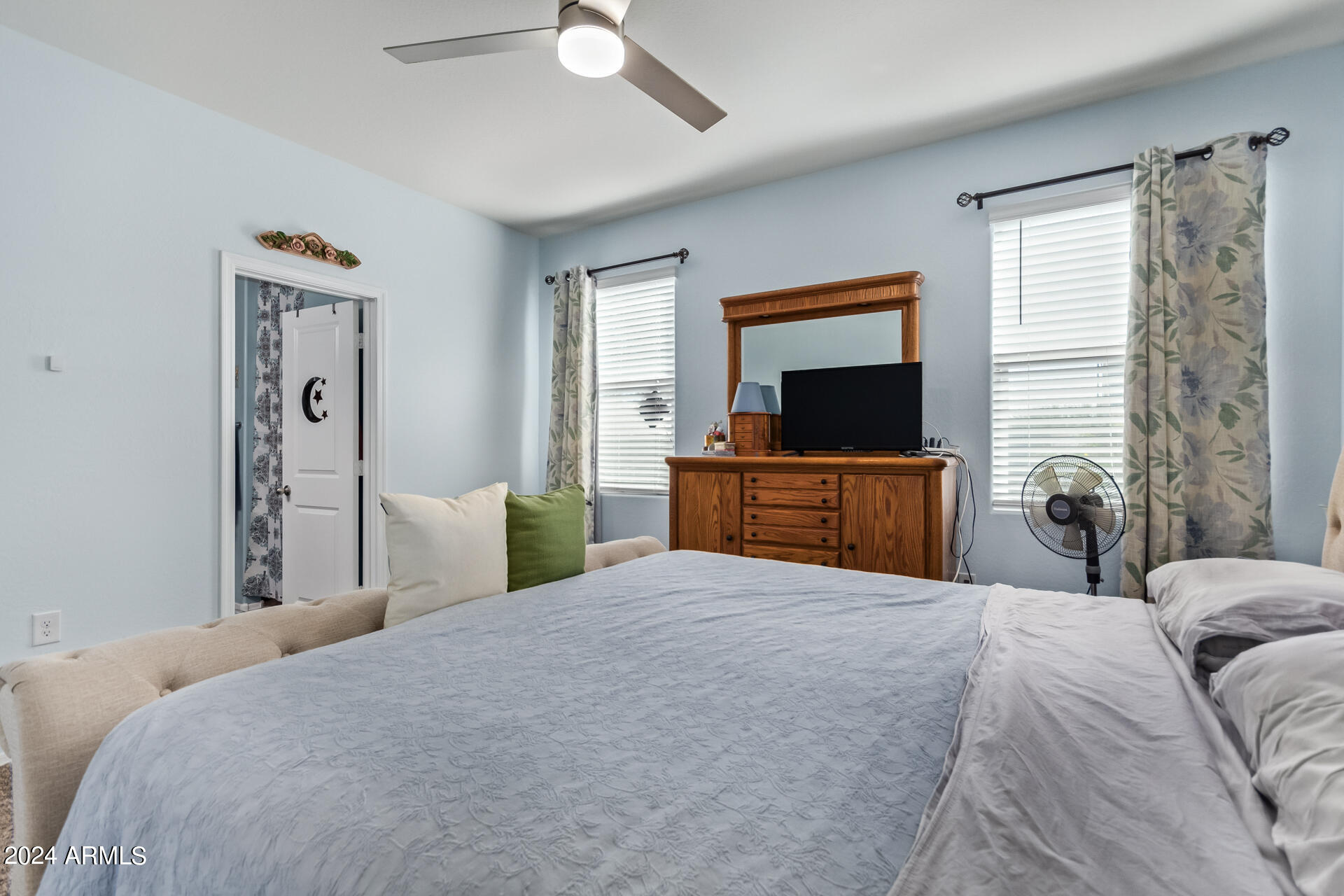 19013 W WOODLANDS Avenue