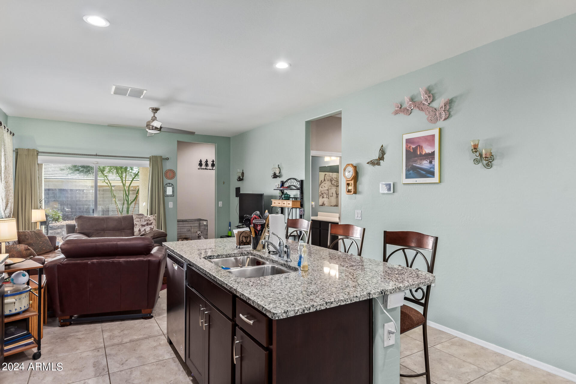 19013 W WOODLANDS Avenue