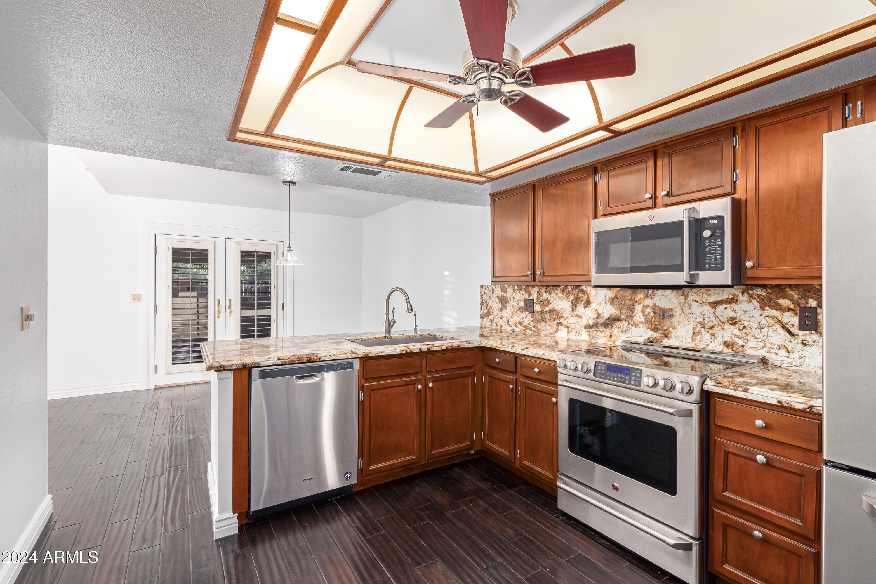 10622 S 40TH Place
