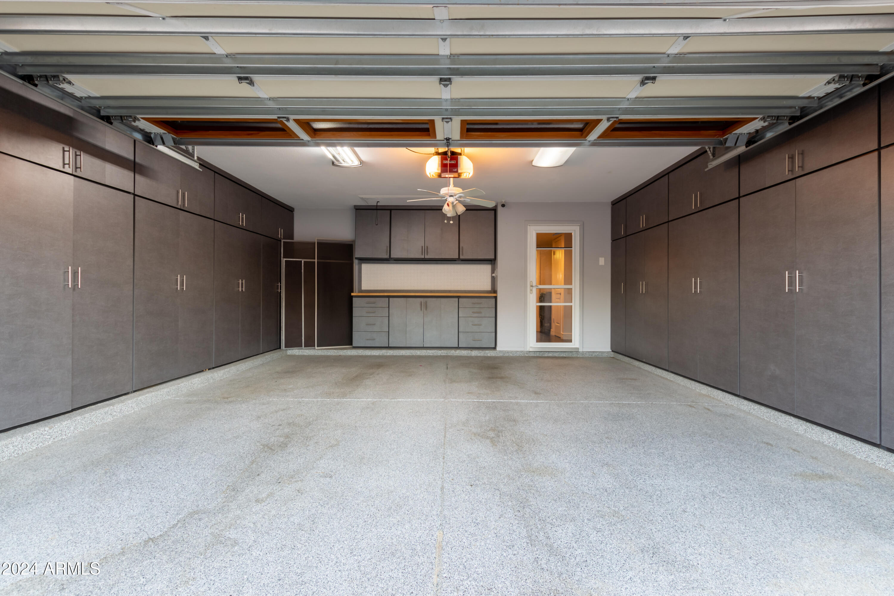 10622 S 40TH Place