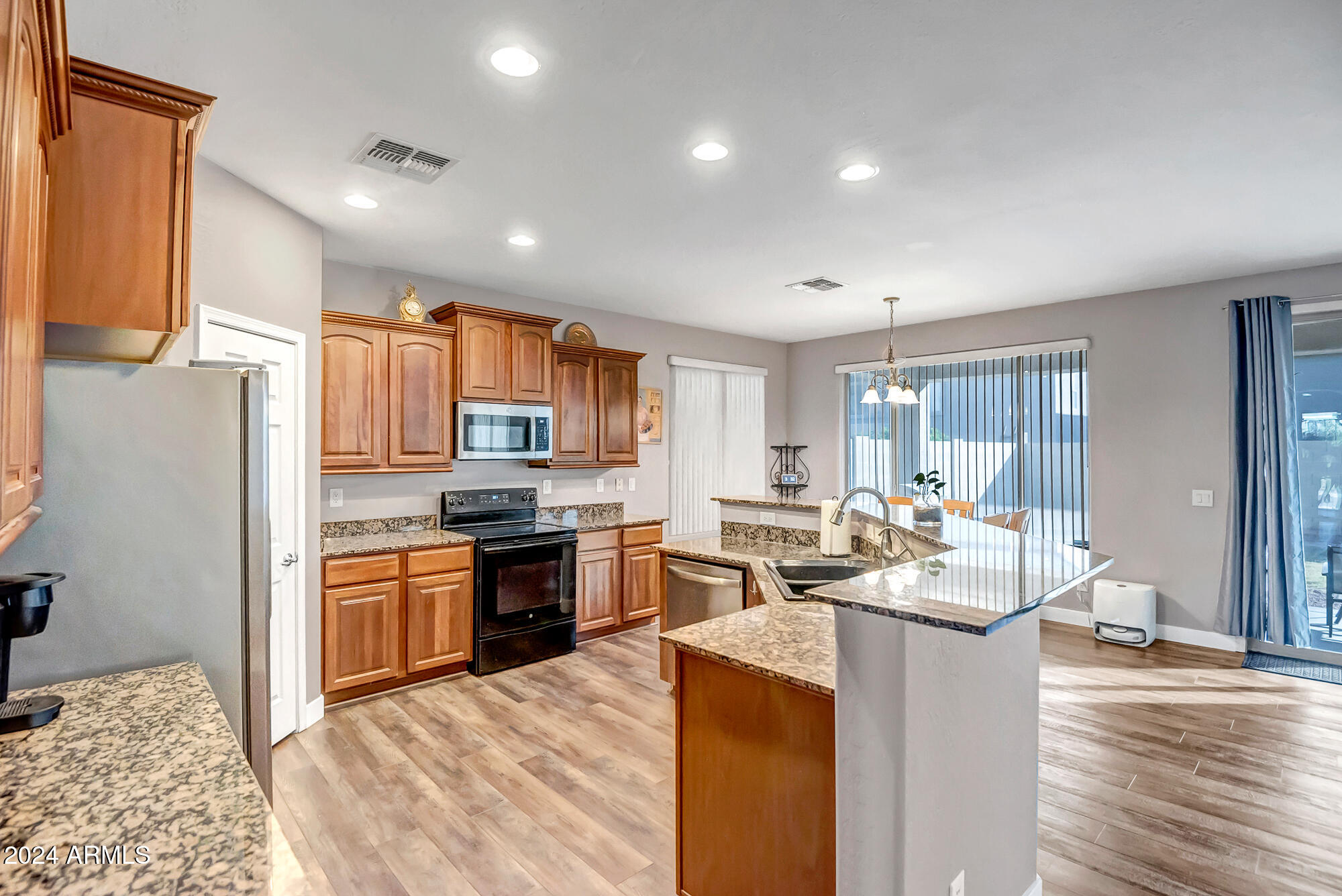 10439 W CASHMAN Drive