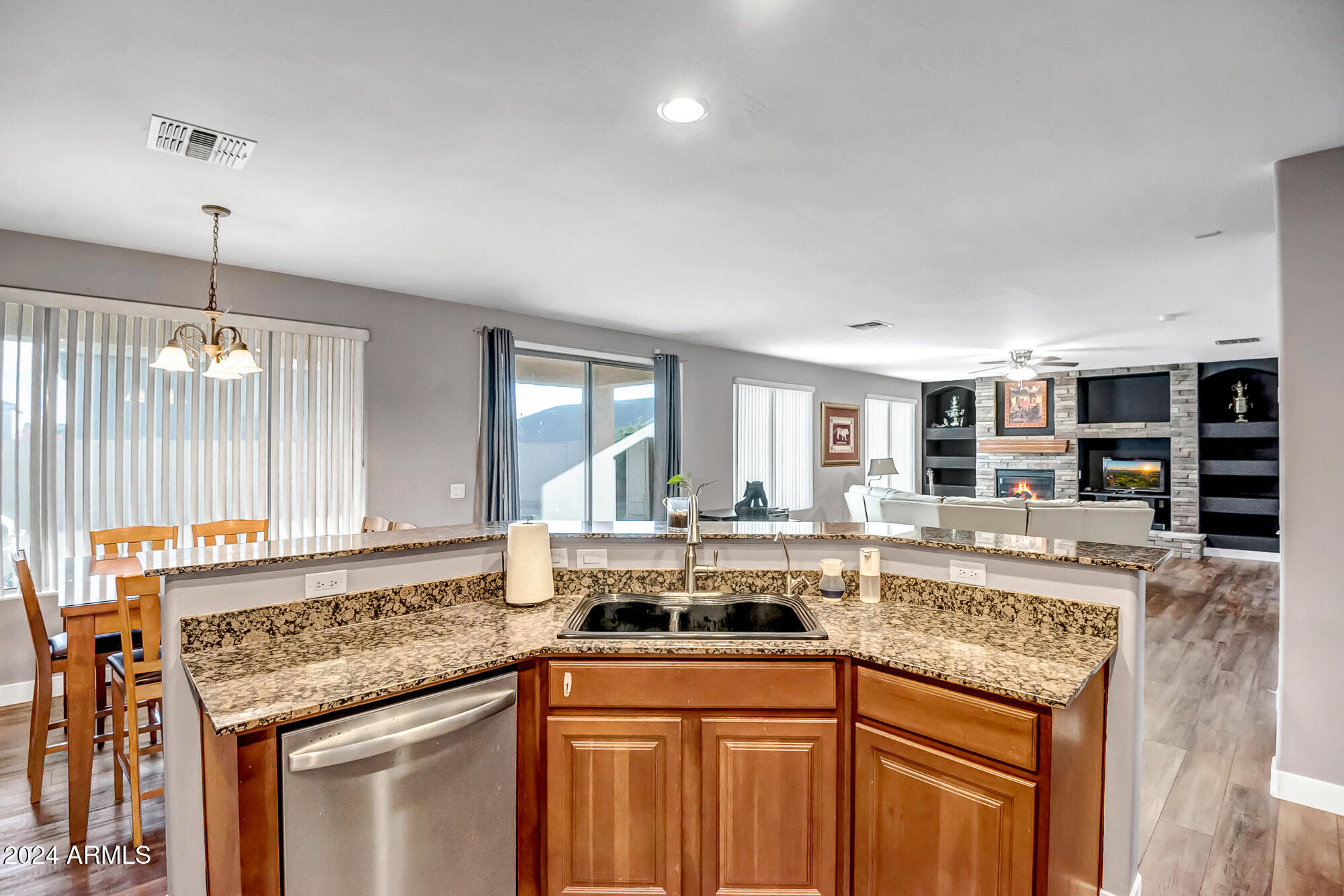 10439 W CASHMAN Drive