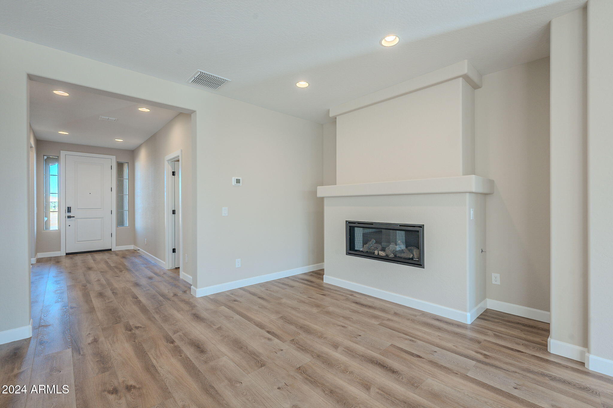 389 E BRACCIANO Avenue