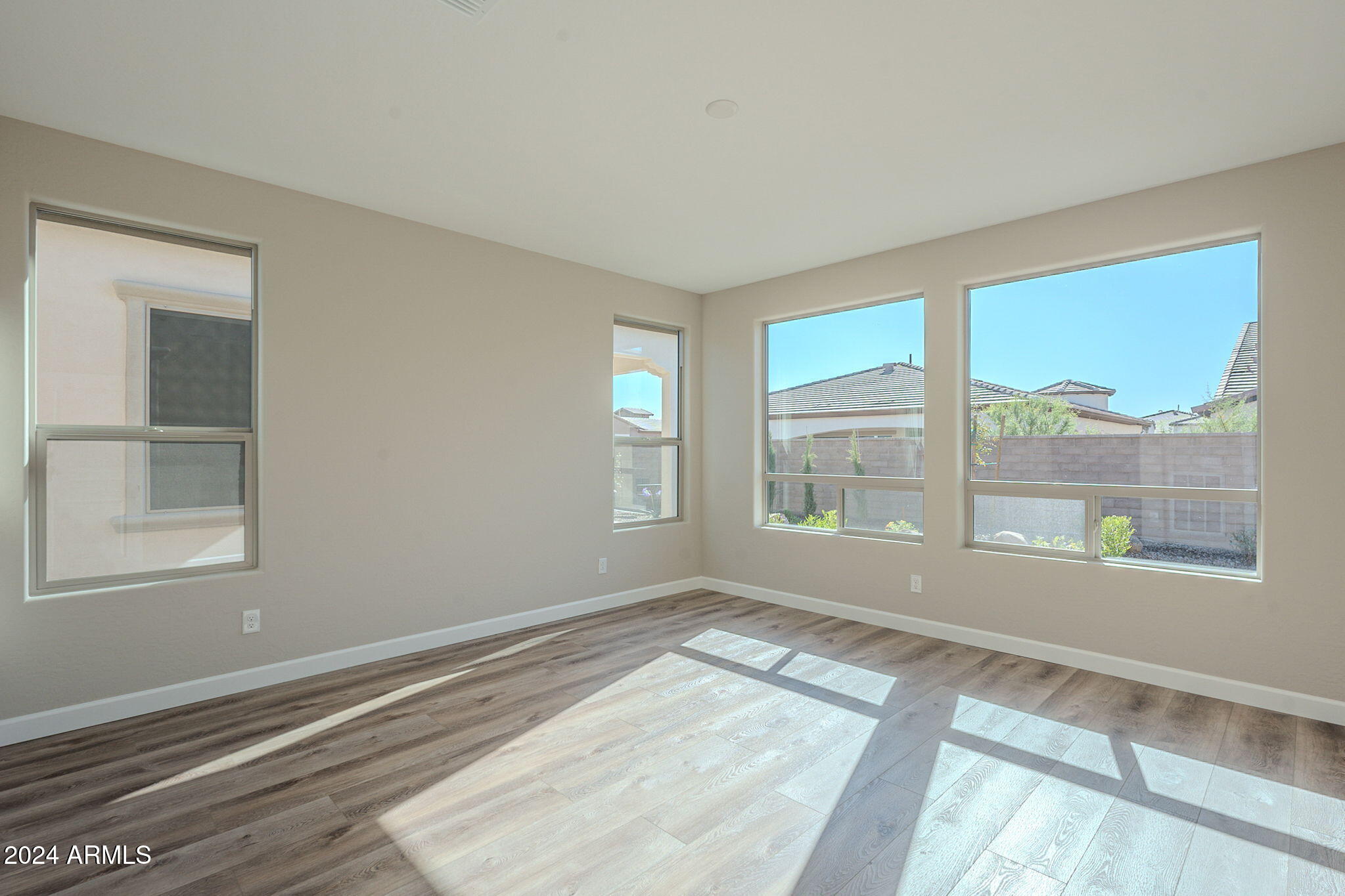 389 E BRACCIANO Avenue