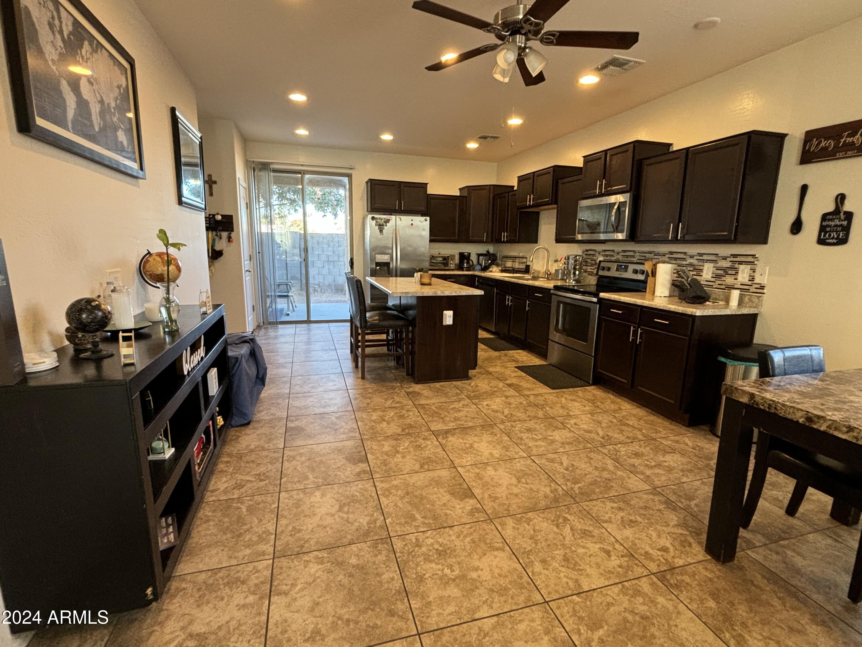 1630 S DESERT VIEW Place