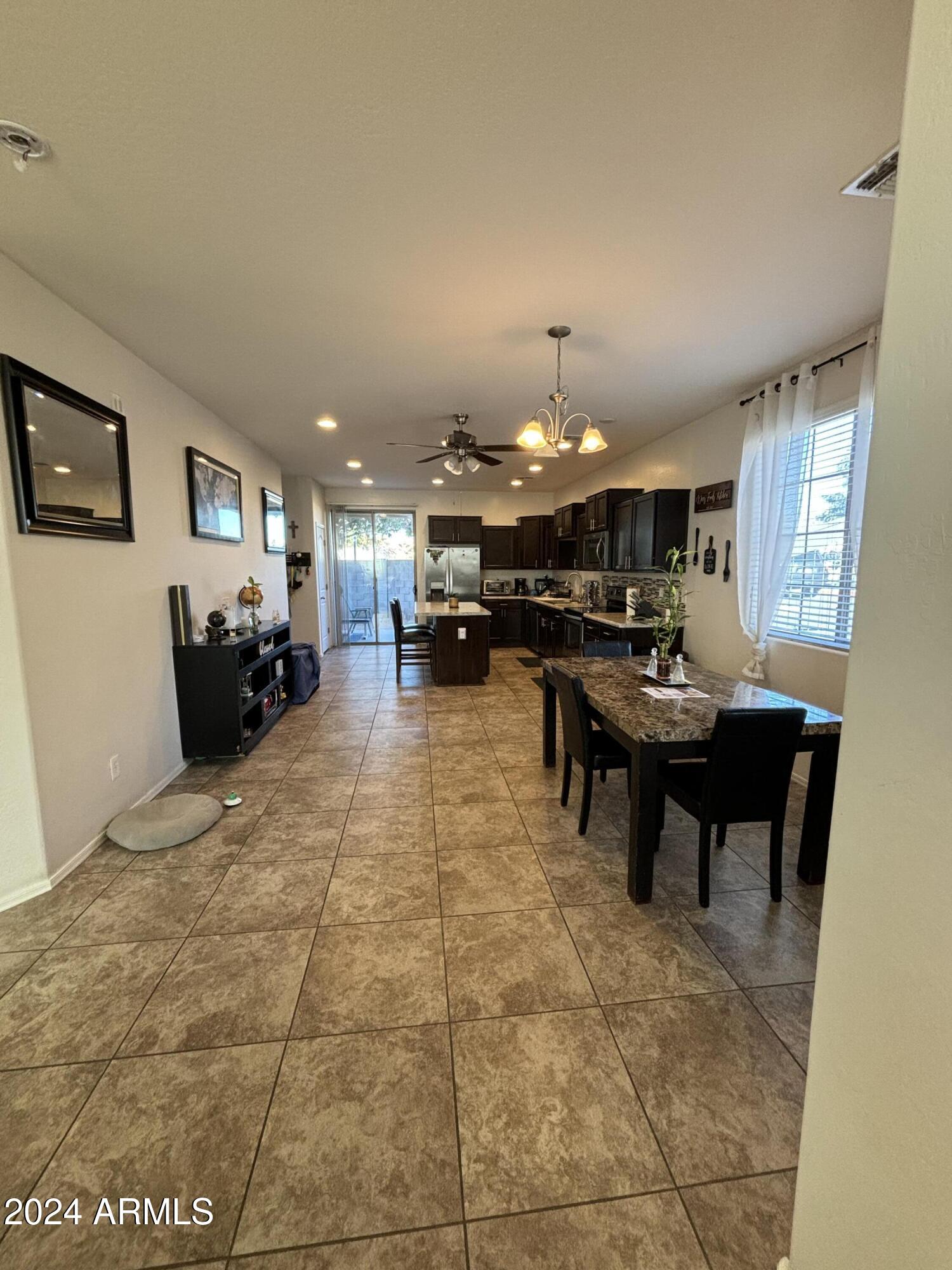 1630 S DESERT VIEW Place