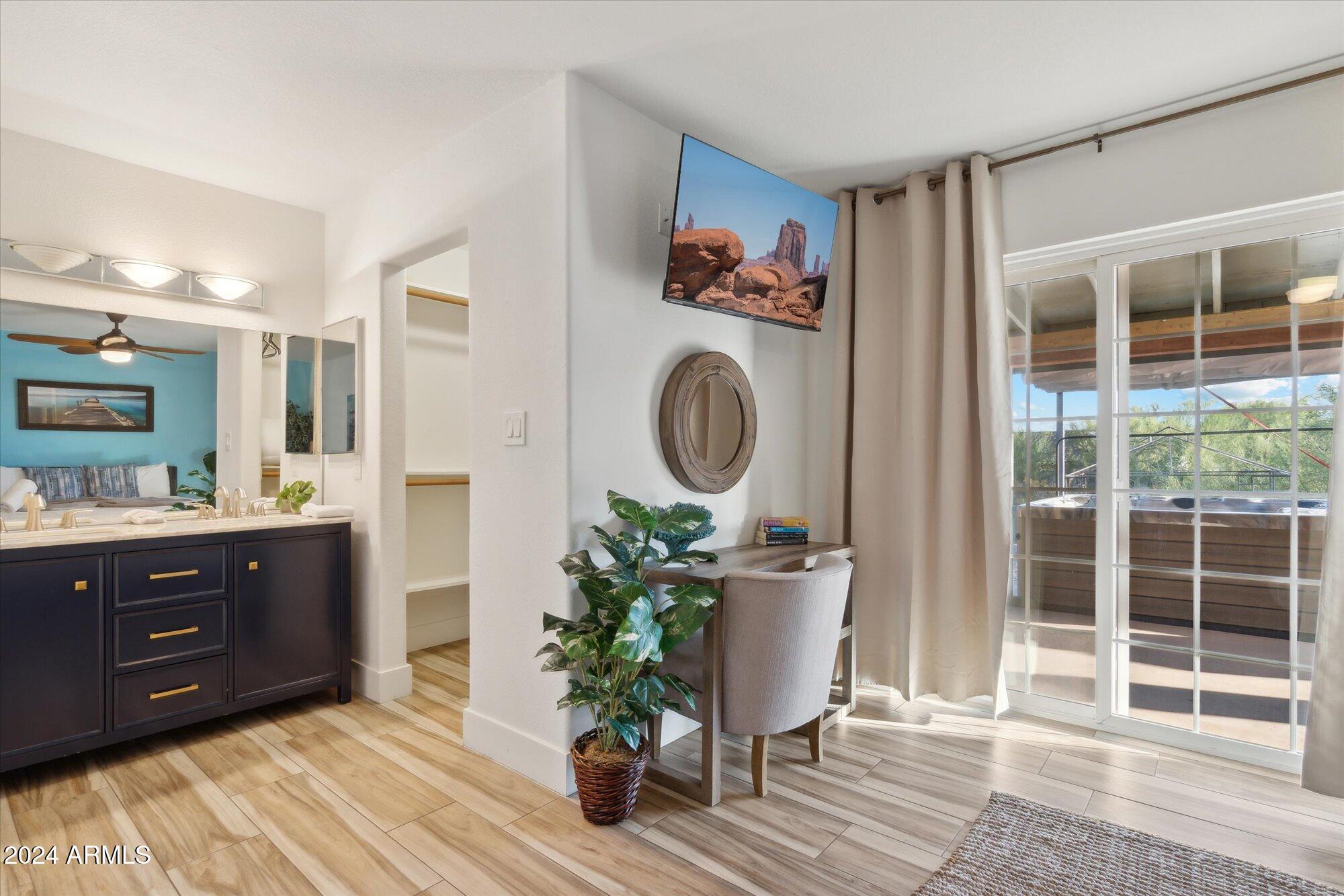 15240 N DEL RAY Drive