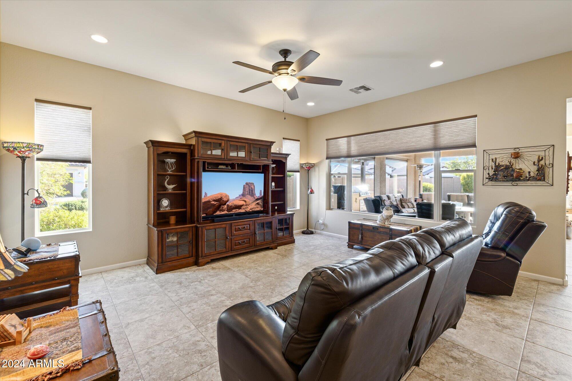 4315 W AGAVE Avenue