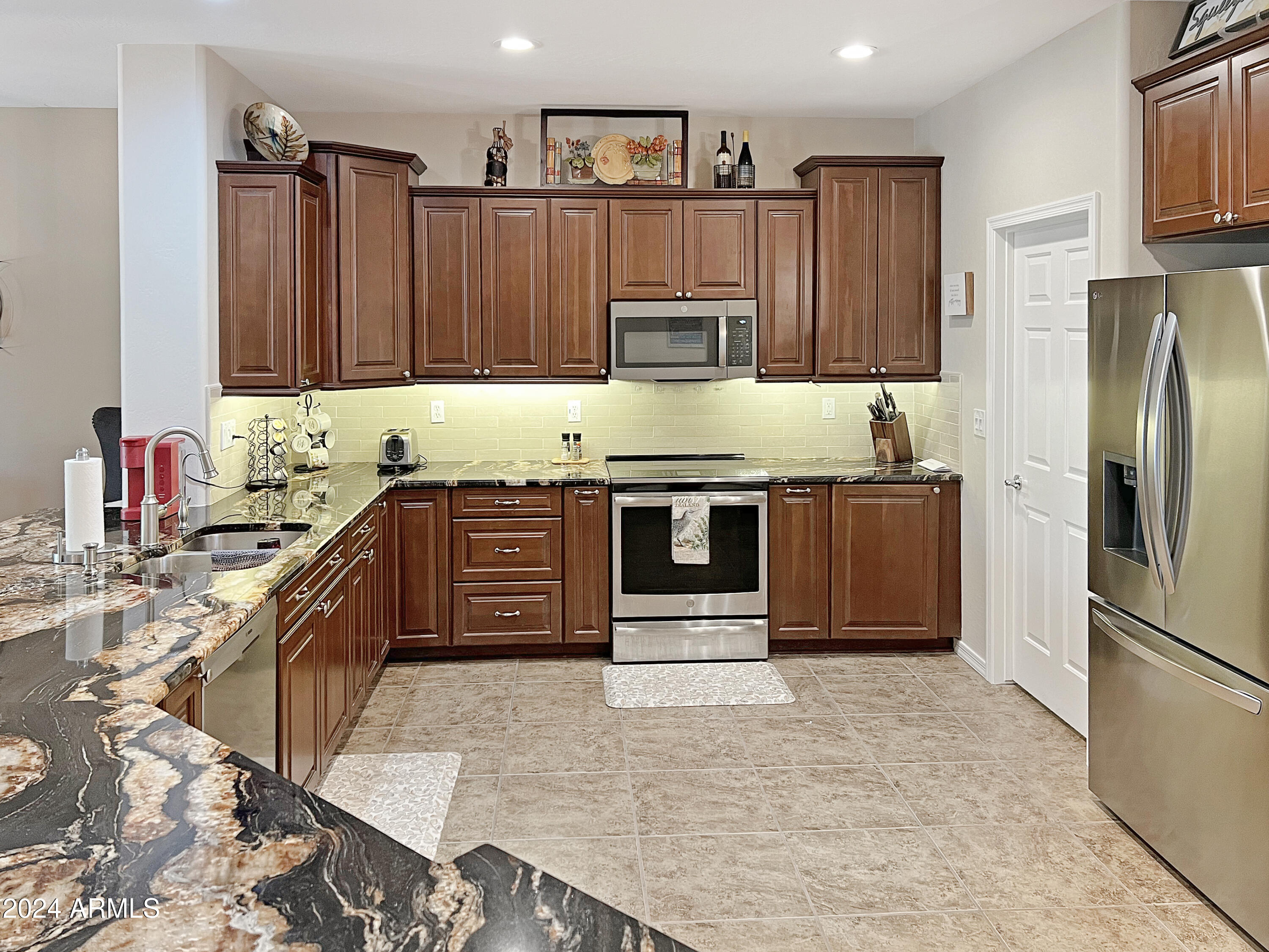 3575 N COLONIAL Court