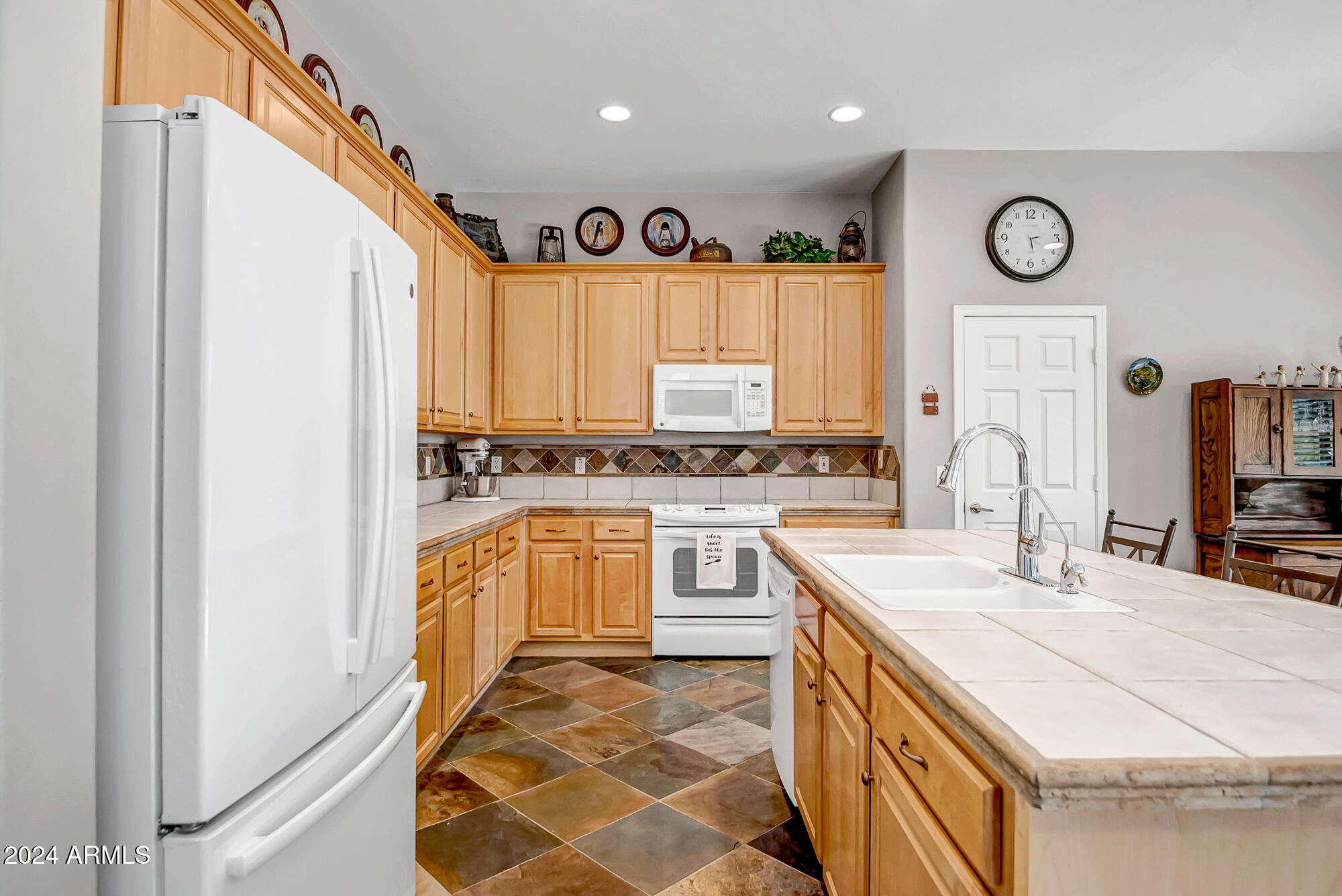 3041 W KELLER Drive