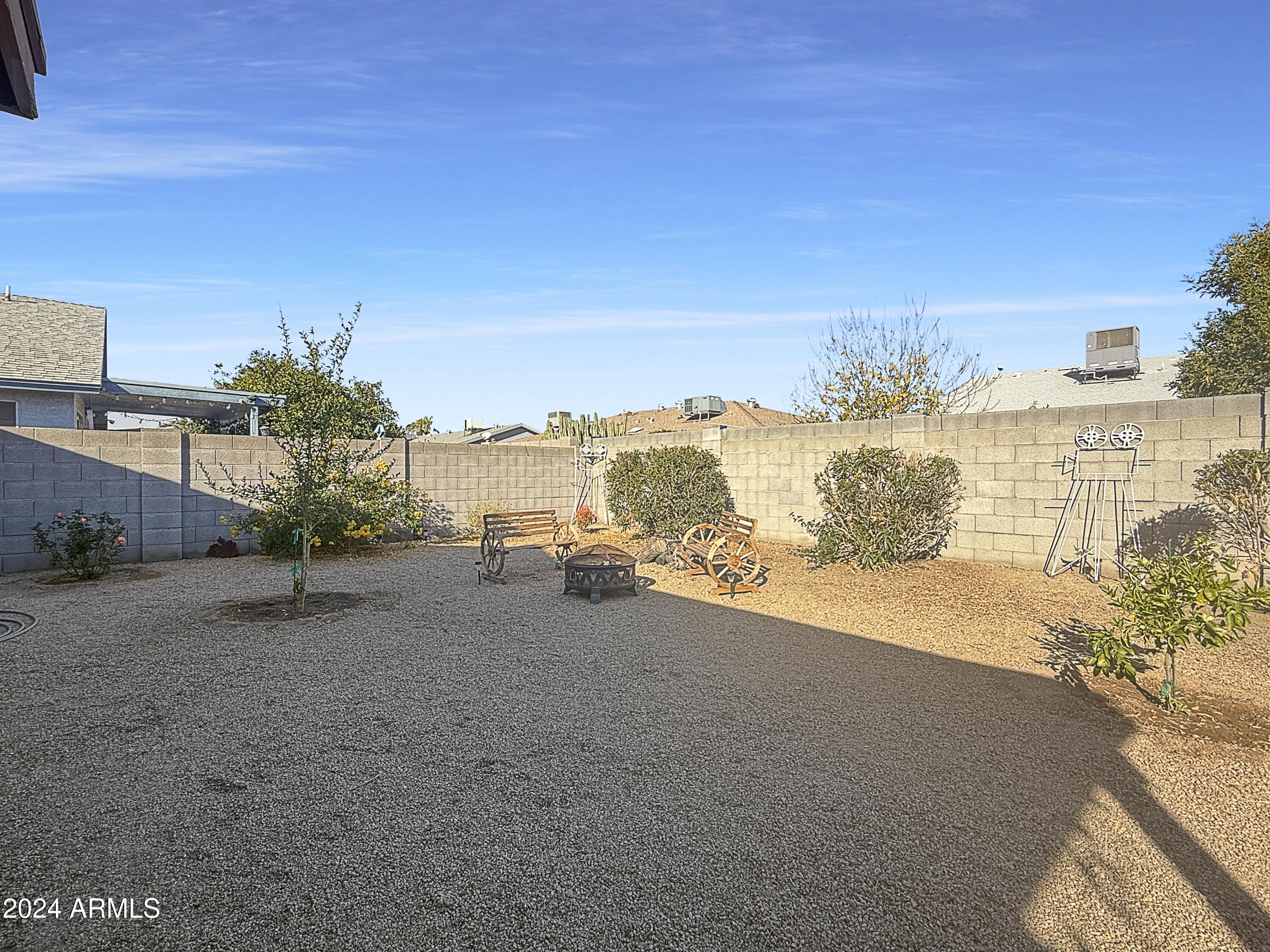 9562 W CAROL Avenue