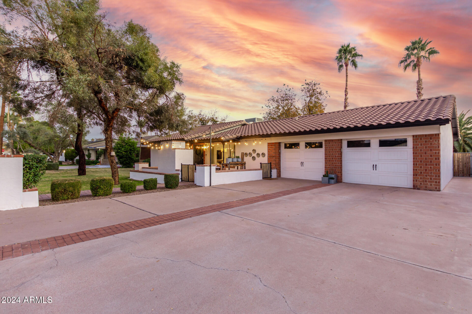 4721 E WILSHIRE Drive