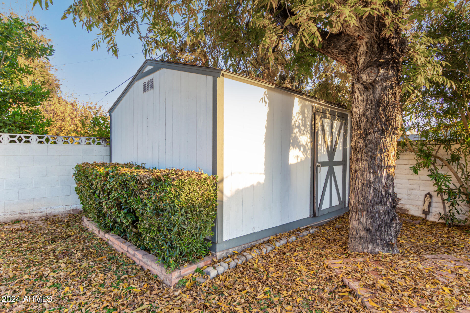 4721 E WILSHIRE Drive