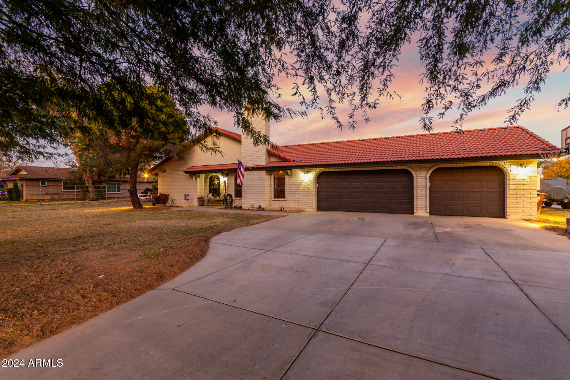8707 N 94TH Avenue