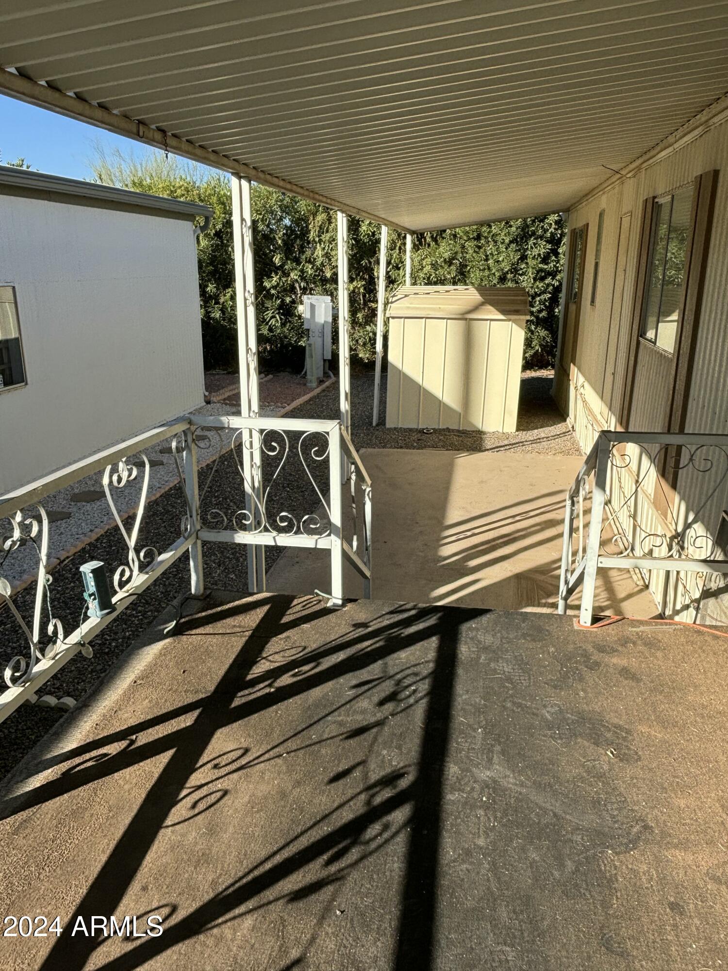 11425 E UNIVERSITY Drive, 24