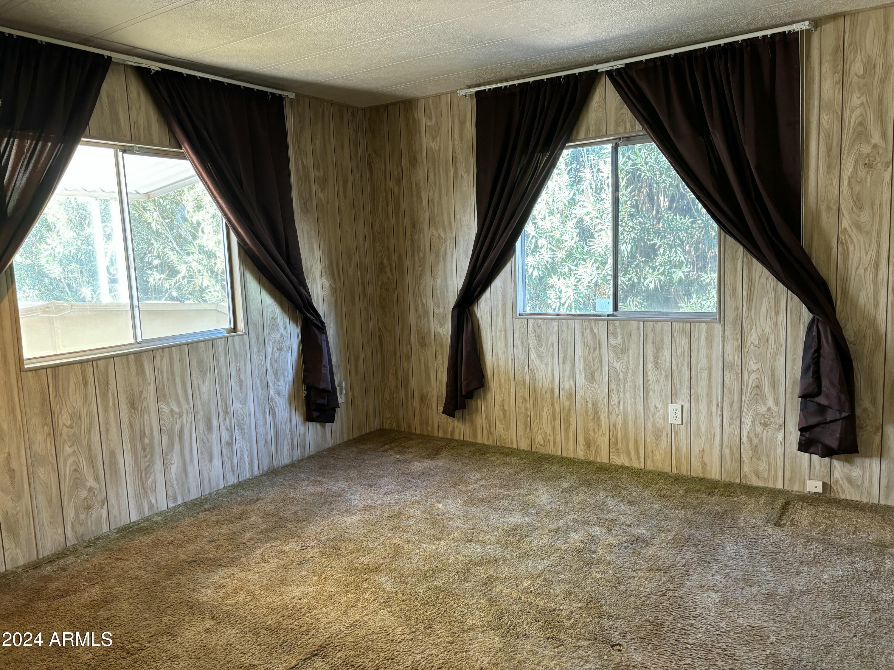 11425 E UNIVERSITY Drive, 24