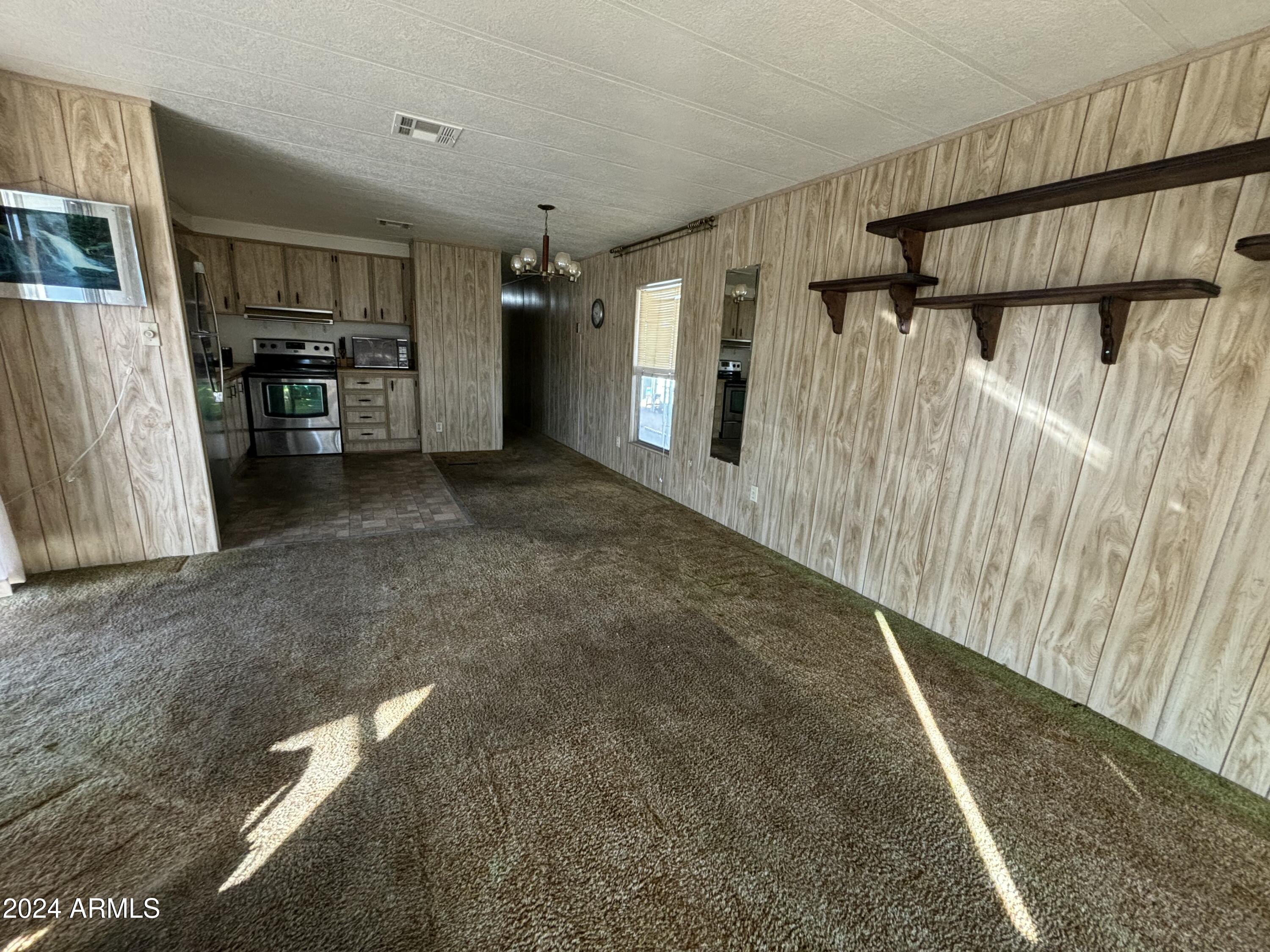 11425 E UNIVERSITY Drive, 24