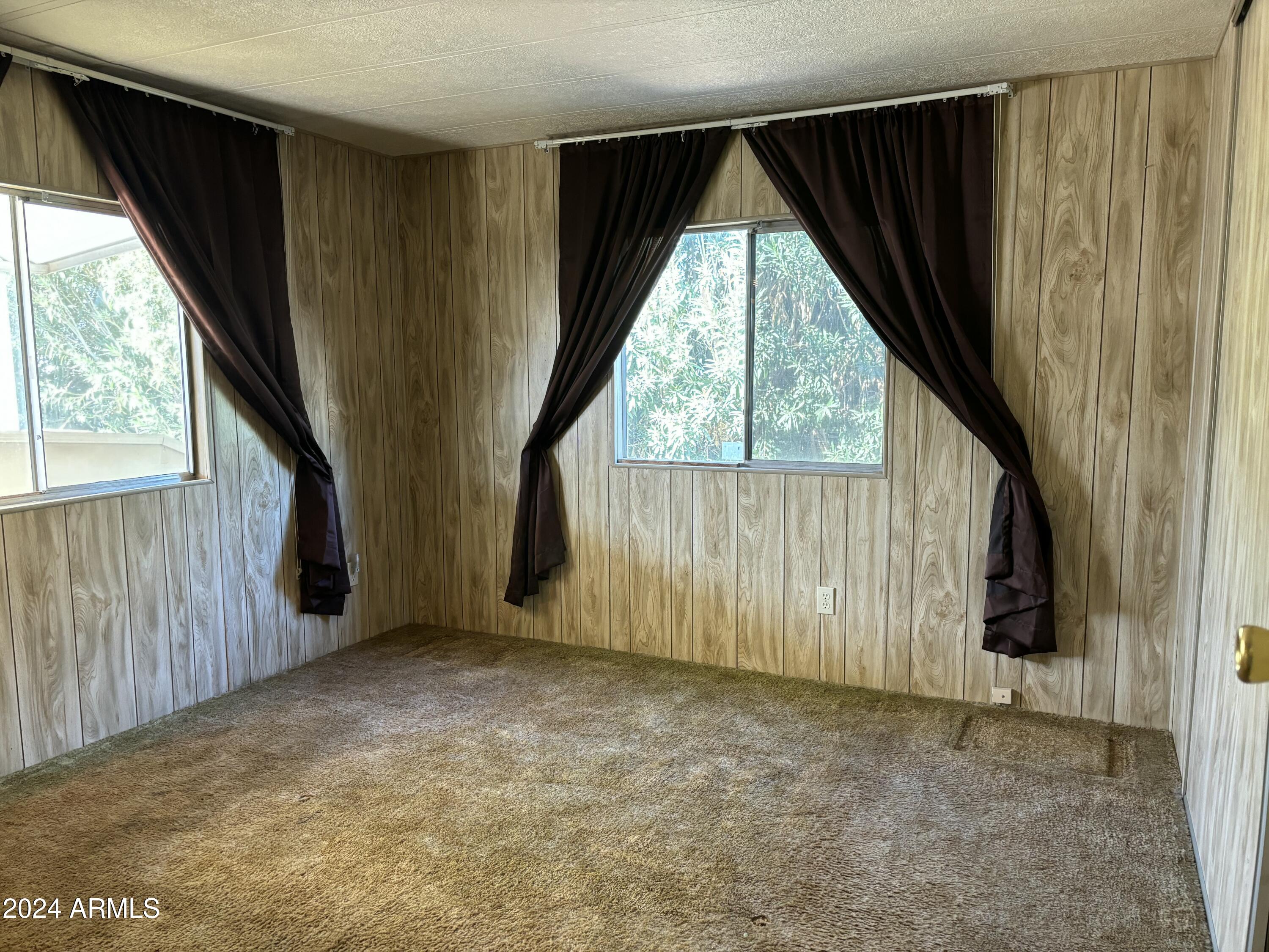 11425 E UNIVERSITY Drive, 24