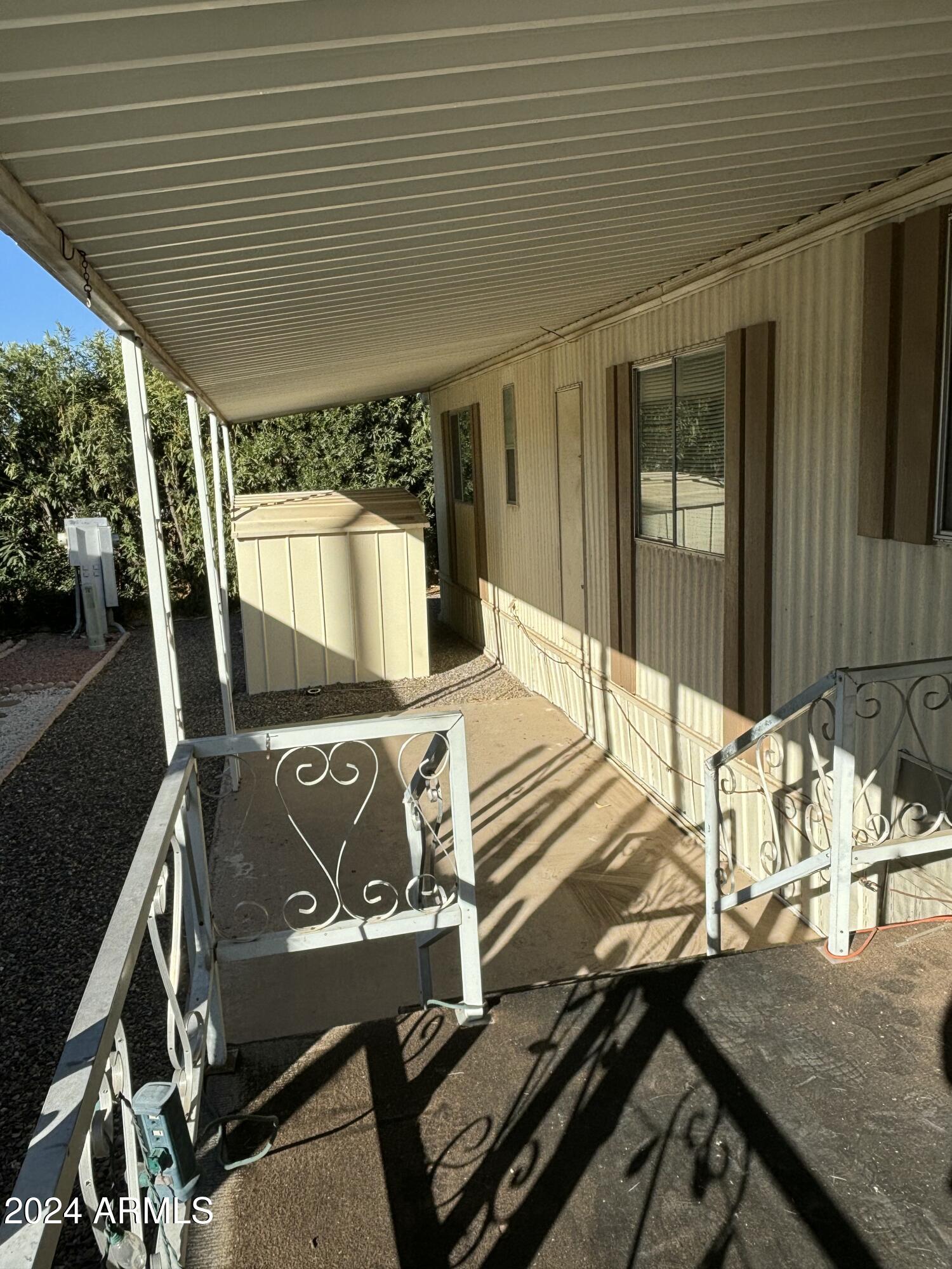 11425 E UNIVERSITY Drive, 24